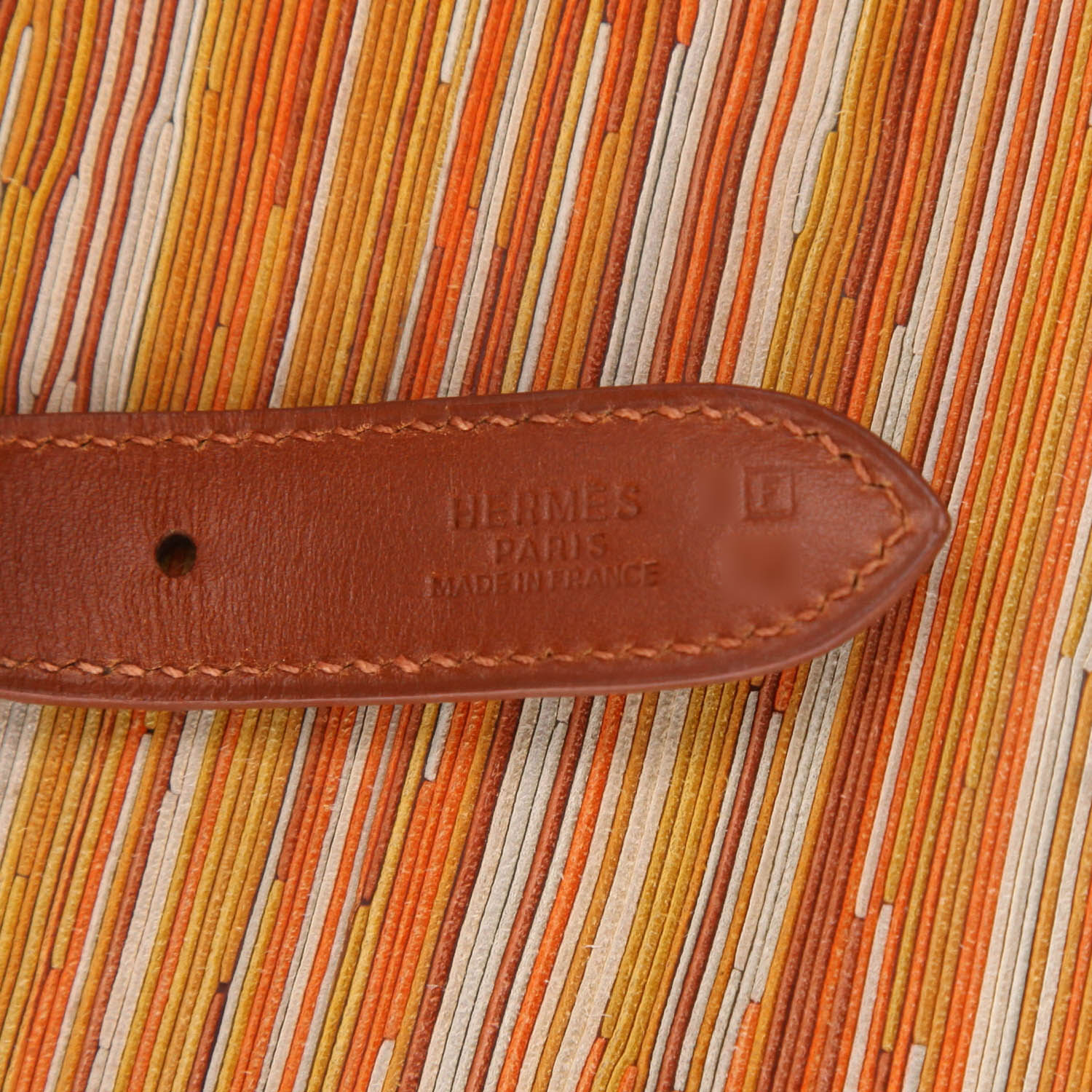 Hermès  Trim handbag  in orange, yellow and beige vibrato leather  and brown box leather - Detail D2