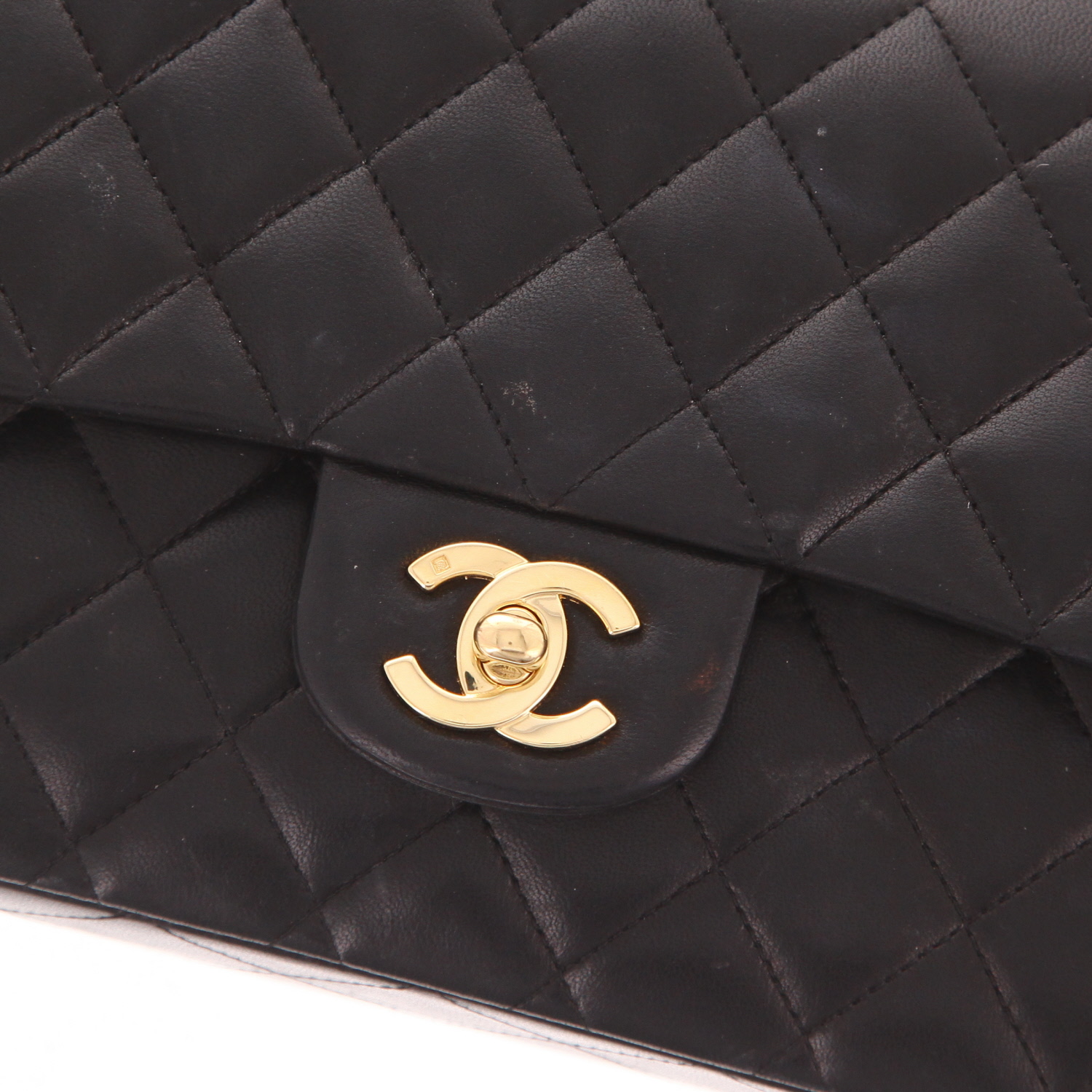 Sac à main Chanel  Timeless Classic en cuir matelassé noir - Detail D4