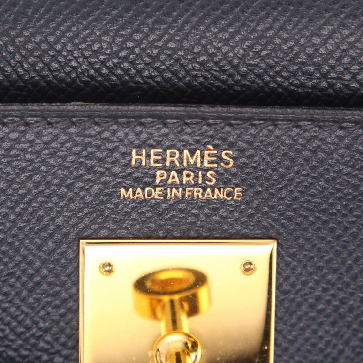 Bolso de mano Hermès  Kelly 32 cm en cuero Courchevel azul marino - Detail D2