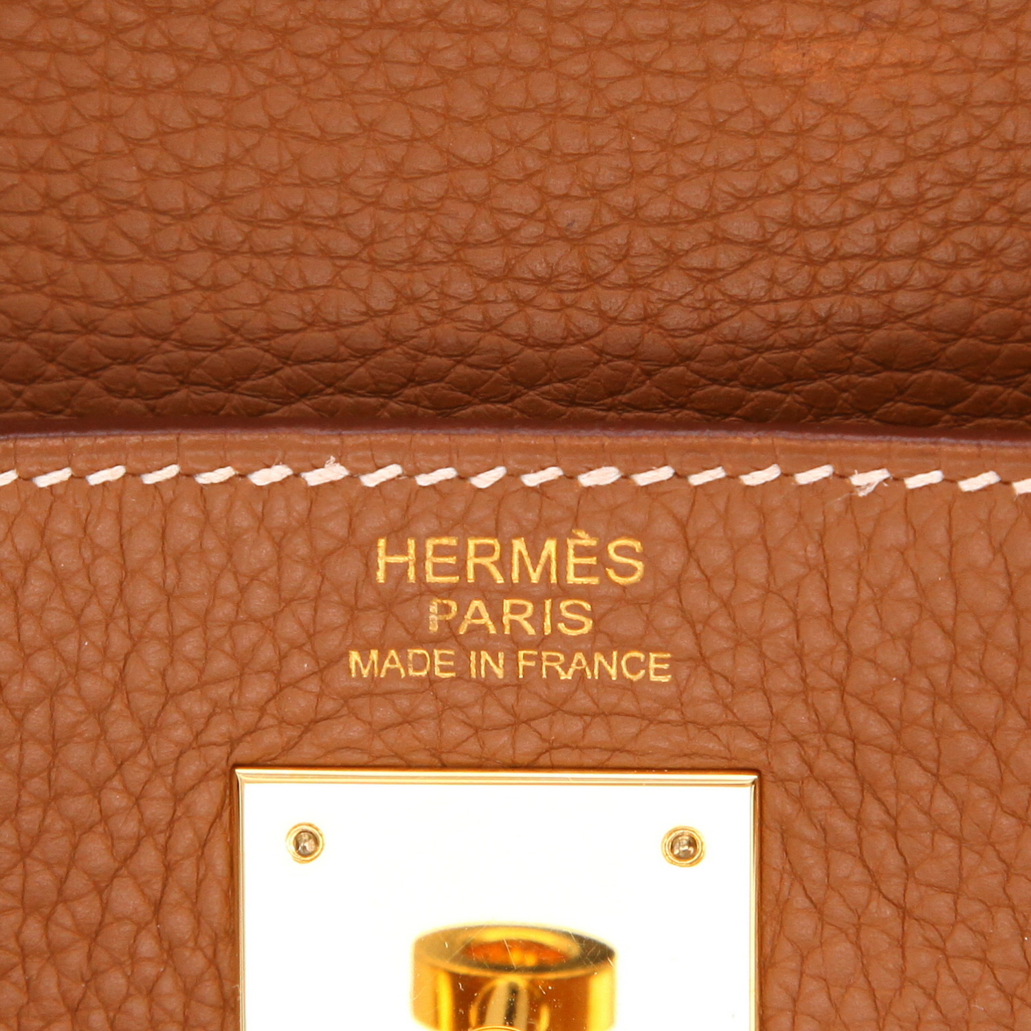 Hermès  Kelly 32 cm handbag  in gold togo leather - Detail D2