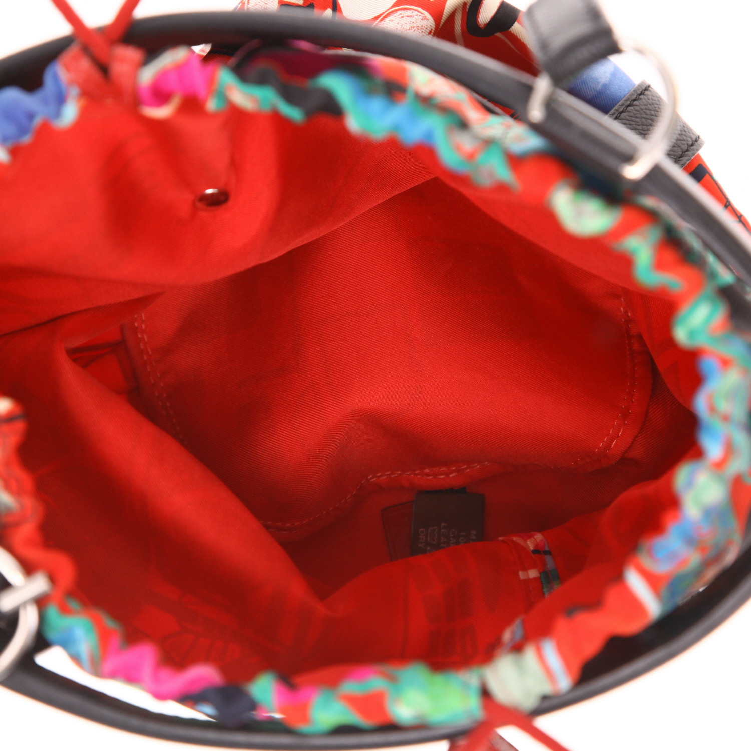 Sac à main Hermès  Musardine en soie rouge et cuir epsom noir - Detail D4