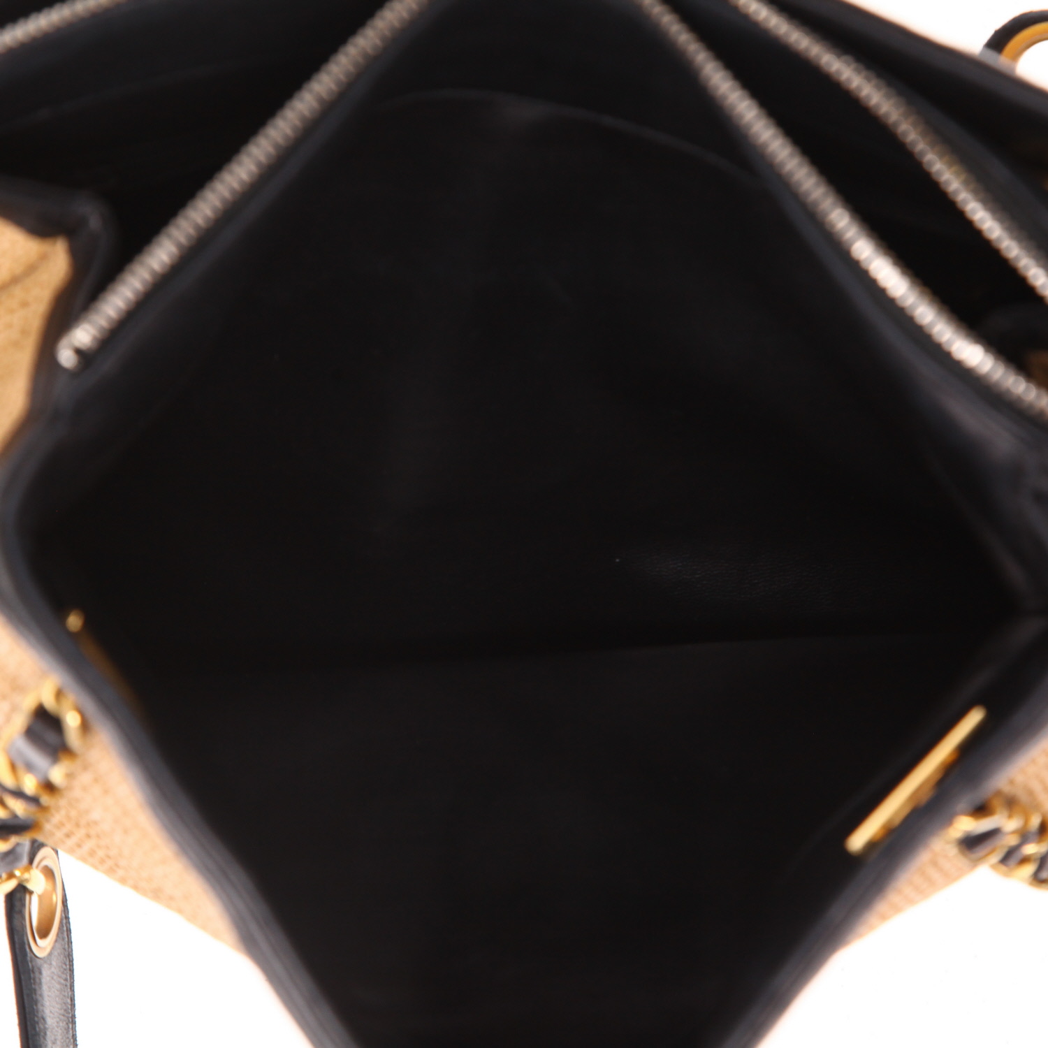 Vintage Chanel ‘Shopping’ handbag in raffia and black leather - Detail D4