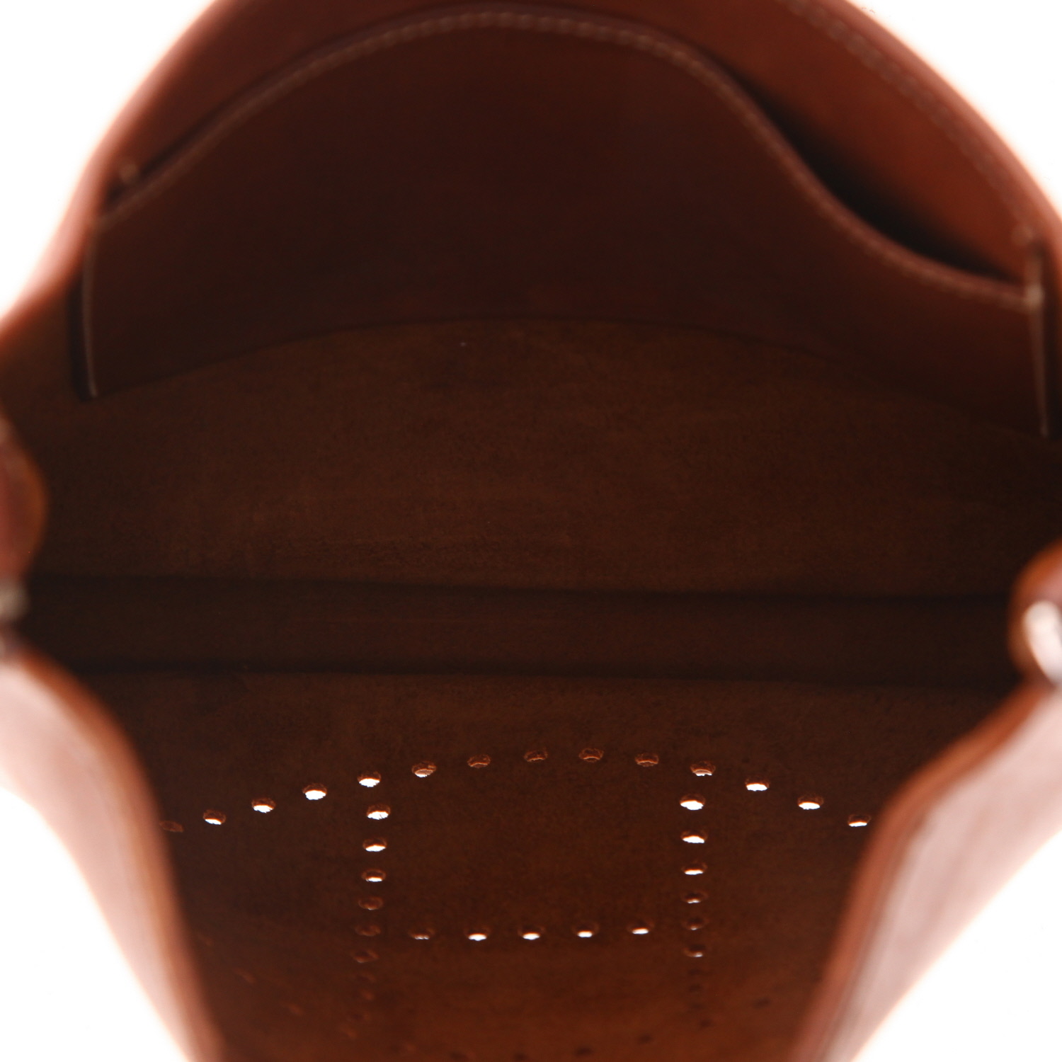 Sac bandoulière Hermès  Evelyne en cuir Barénia fauve - Detail D3