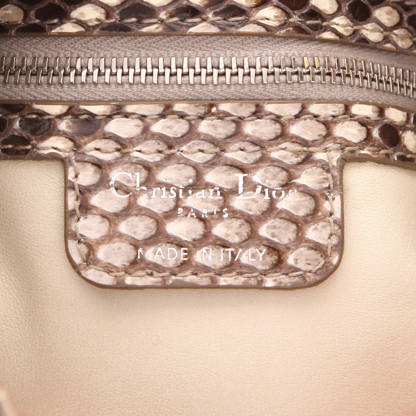 Dior  Trente handbag  in brown and beige shading  python - Detail D2