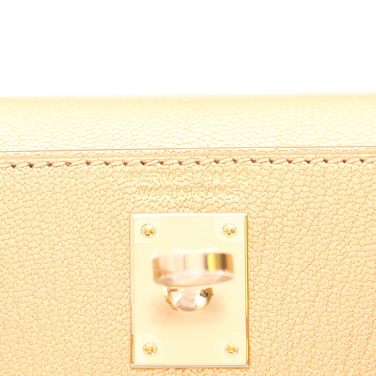 Bolso bandolera Hermès  Kelly 20 cm en cabra chamkilight dorada - Detail D2
