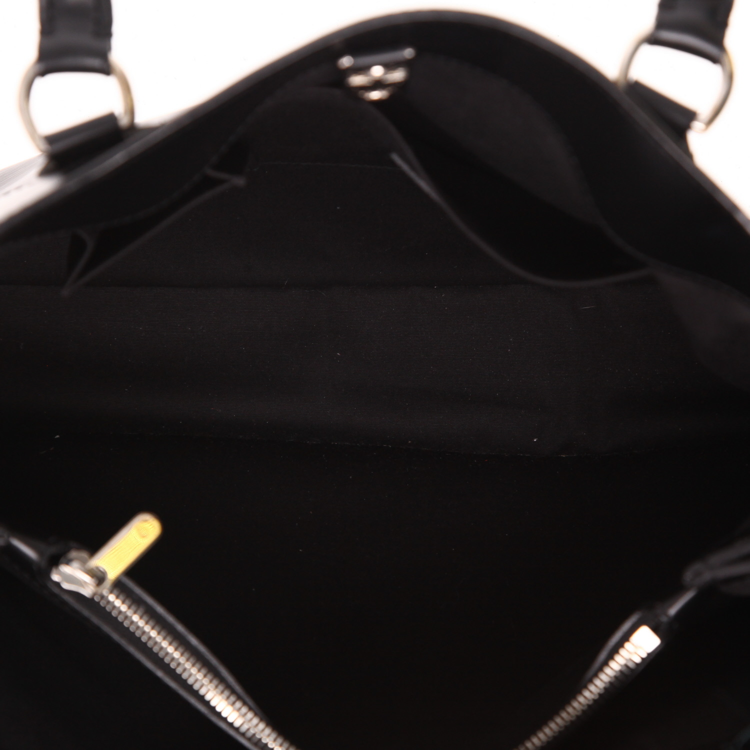 Sac à main Louis Vuitton  Passy en cuir épi noir - Detail D3