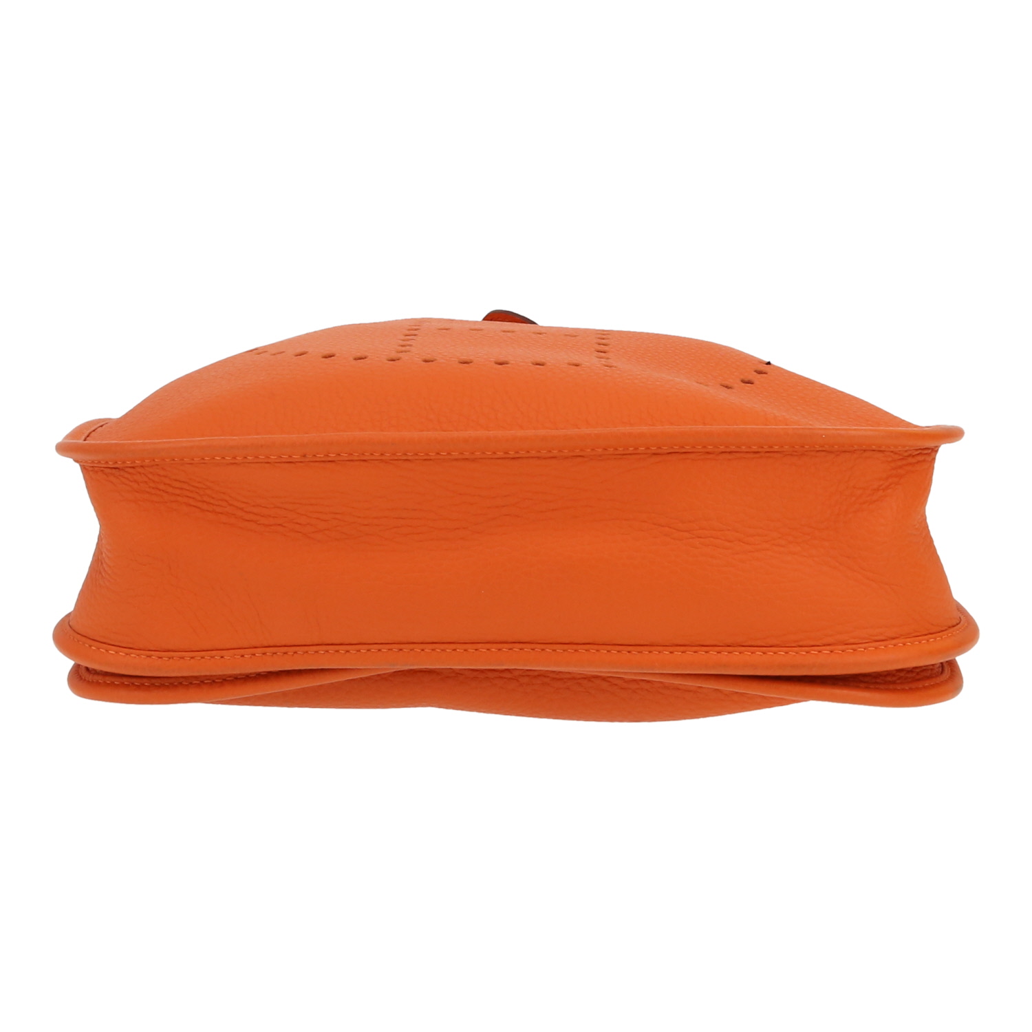 Bolso bandolera Hermès  Evelyne III en cuero togo naranja - Detail D1