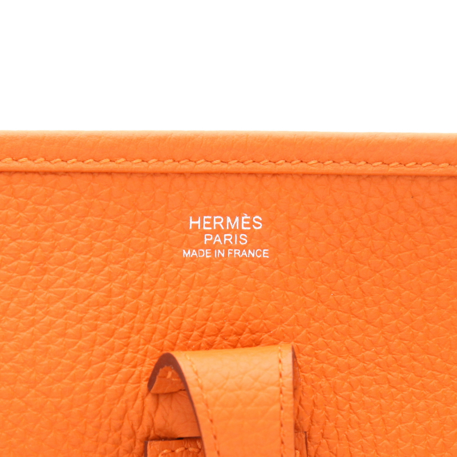 Sac bandoulière Hermès  Evelyne 29 cm en cuir togo orange - Detail D2