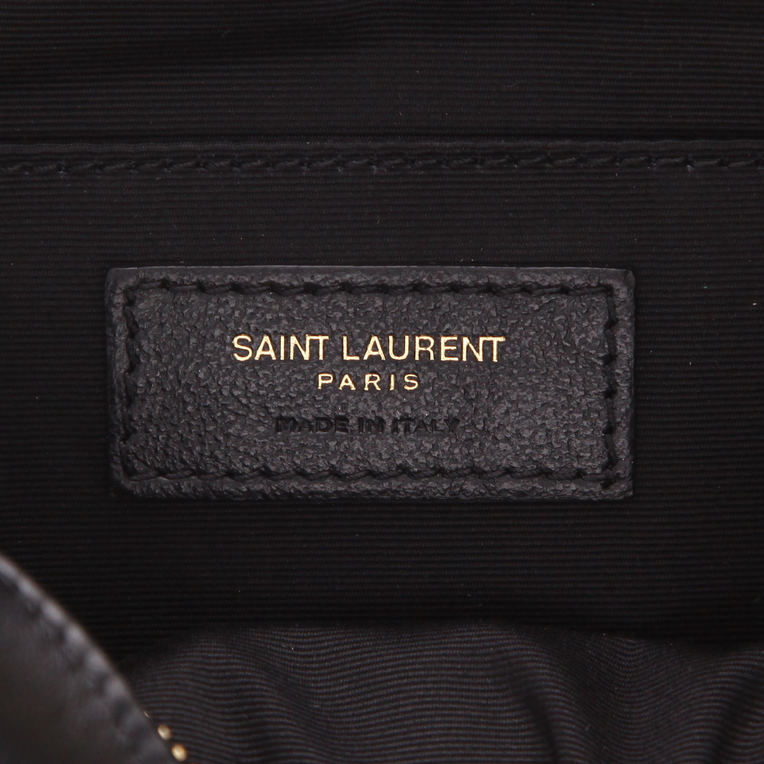 Sac bandoulière Saint Laurent  Lou Sac Caméra en cuir matelassé chevrons noir - Detail D2