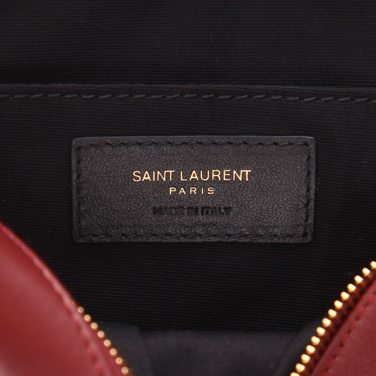 Sac bandoulière Saint Laurent  Lou Sac Caméra en cuir matelassé chevrons bordeaux - Detail D2