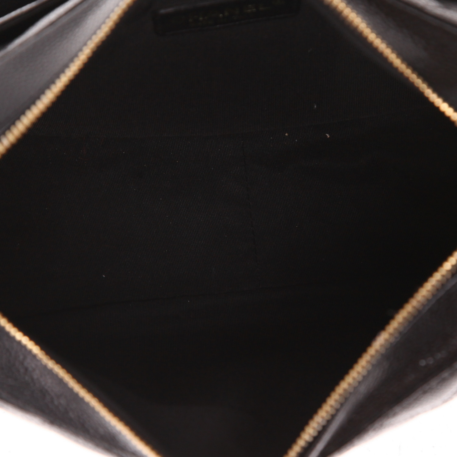 Chanel   handbag  in black quilted grained leather - Detail D3