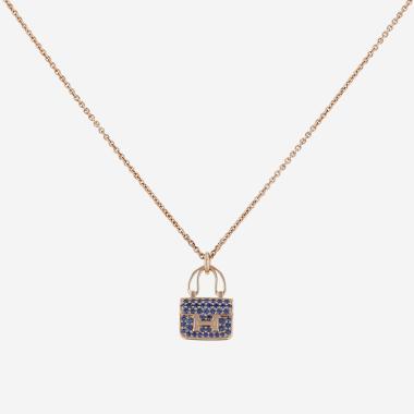 Collier Hermès Amulettes Constance en or rose et saphirs