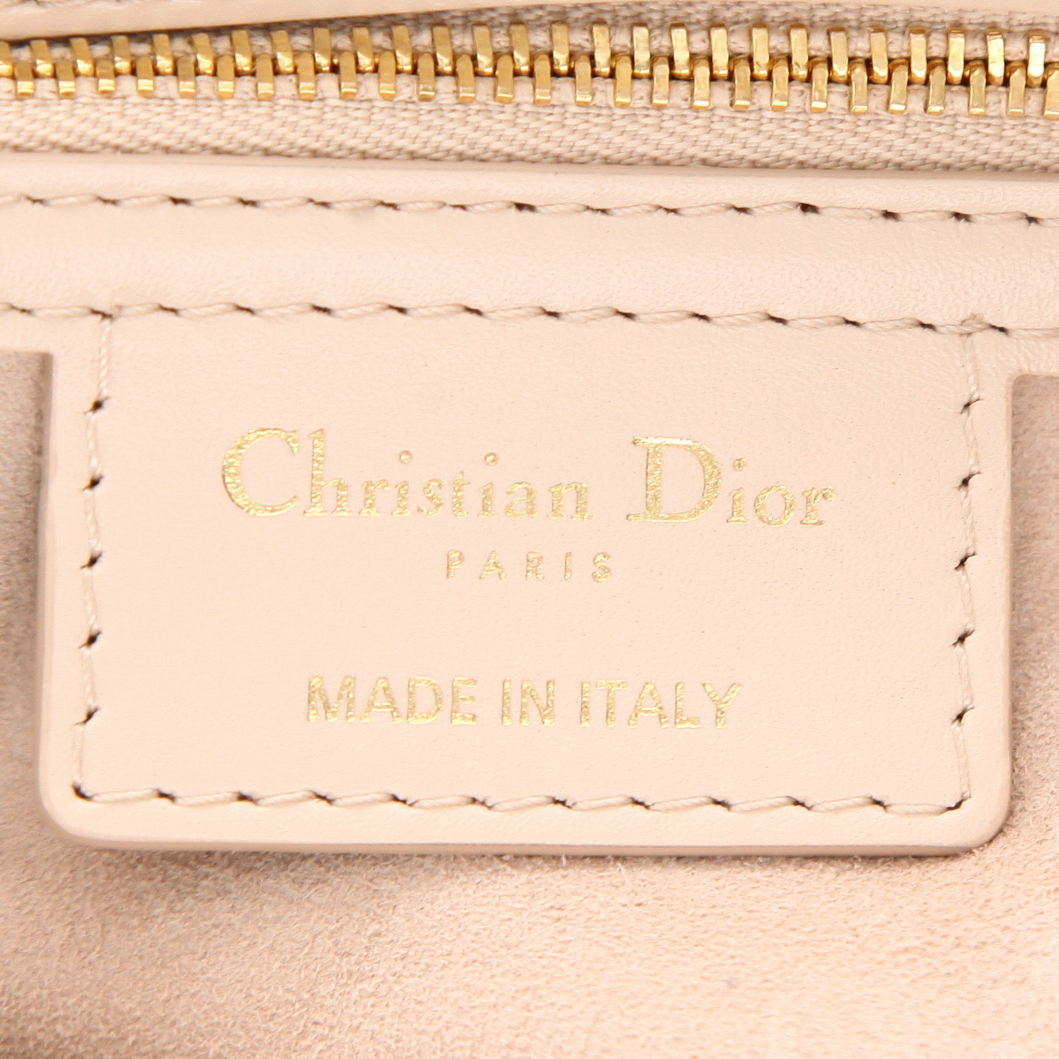 Sac bandoulière Dior  CD Signature en cuir beige - Detail D2