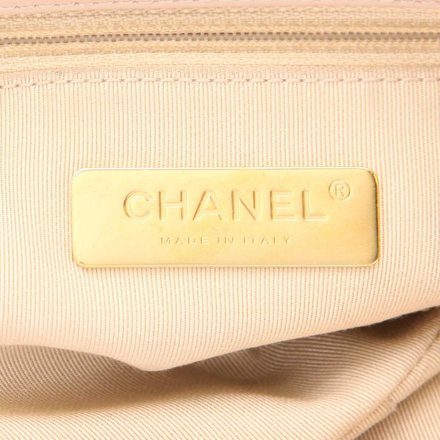 Borsa a tracolla Chanel  19 in pelle trapuntata beige - Detail D2