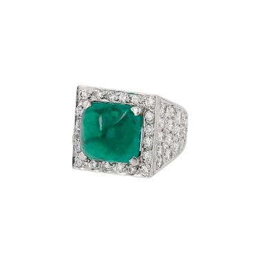 Vintage ring in platinum, emerald and diamonds