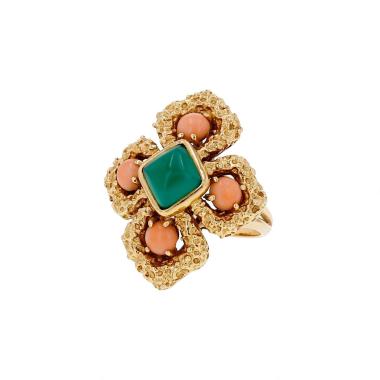 Van Cleef 
Arpels Delphes  1970's ring in yellow gold, chrysoprase and pink coral (Corallium japonicum)