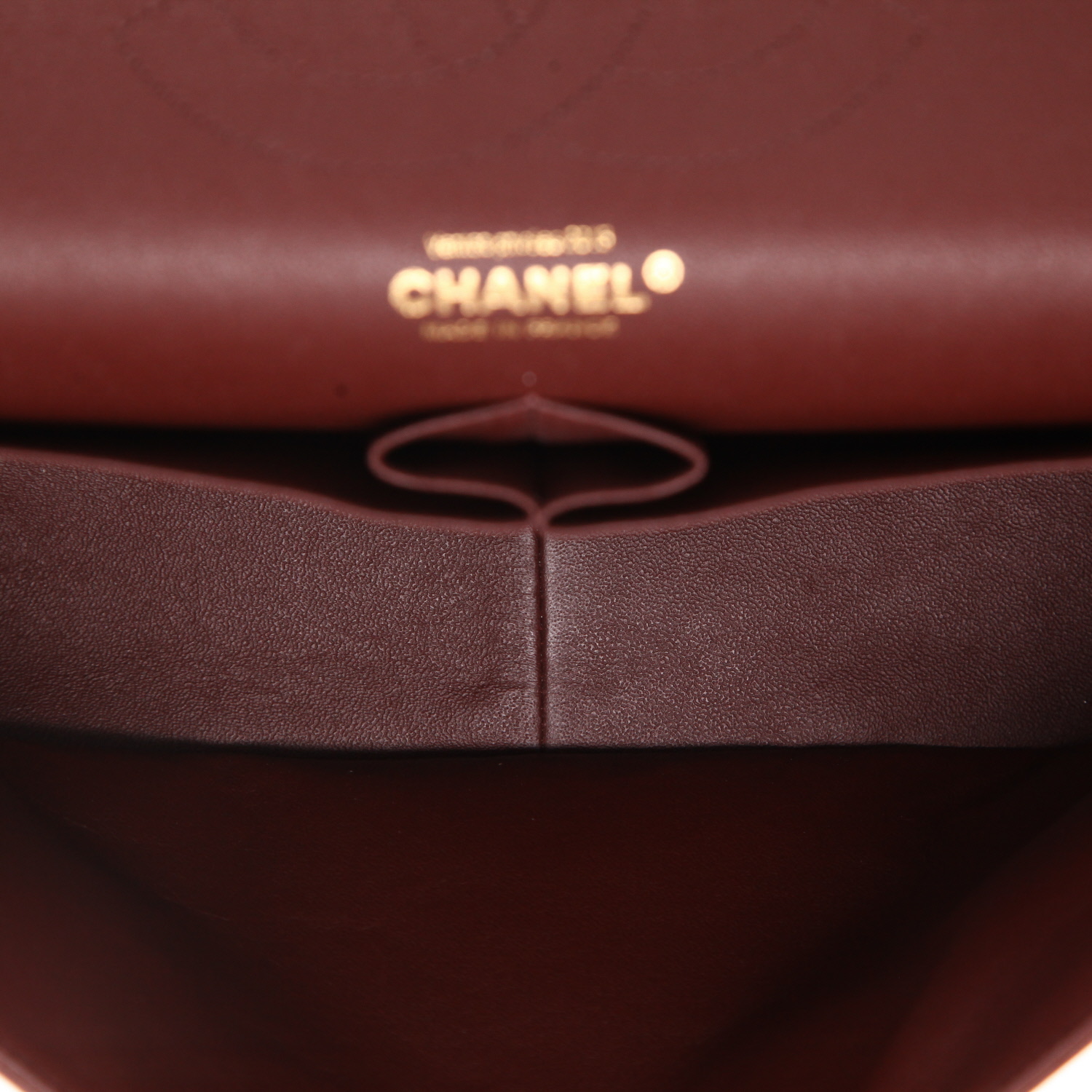 Chanel  Timeless Jumbo shoulder bag  in burgundy, red and beige quilted leather - Detail D3
