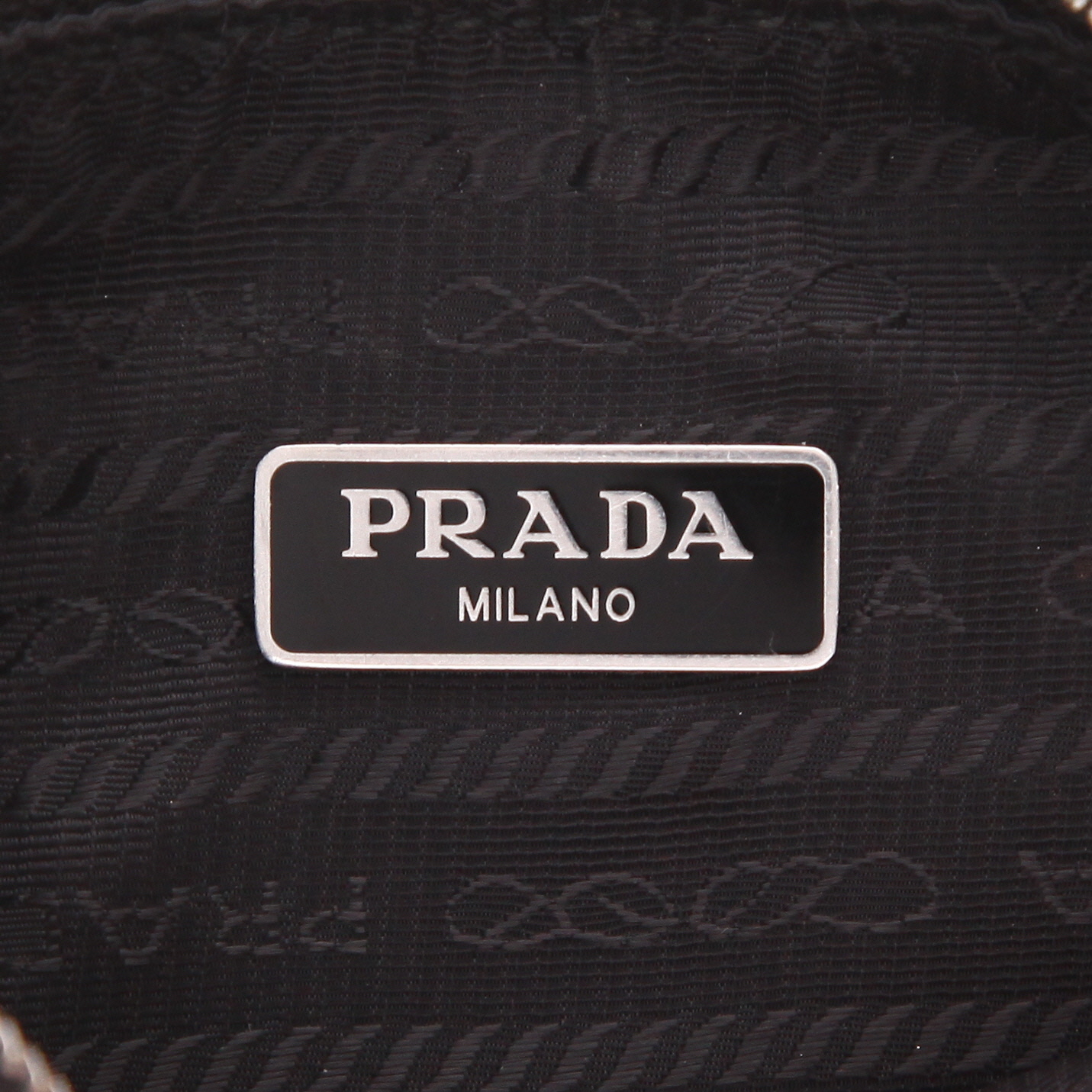 Prada  Re-Edition 2005 shoulder bag  in black canvas and leather - Detail D2