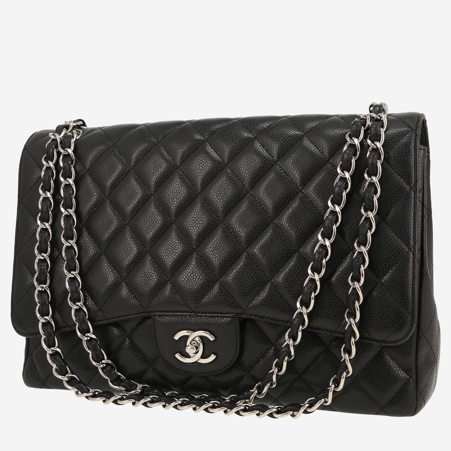 Chanel  Timeless Maxi Jumbo shoulder bag  in black quilted grained leather