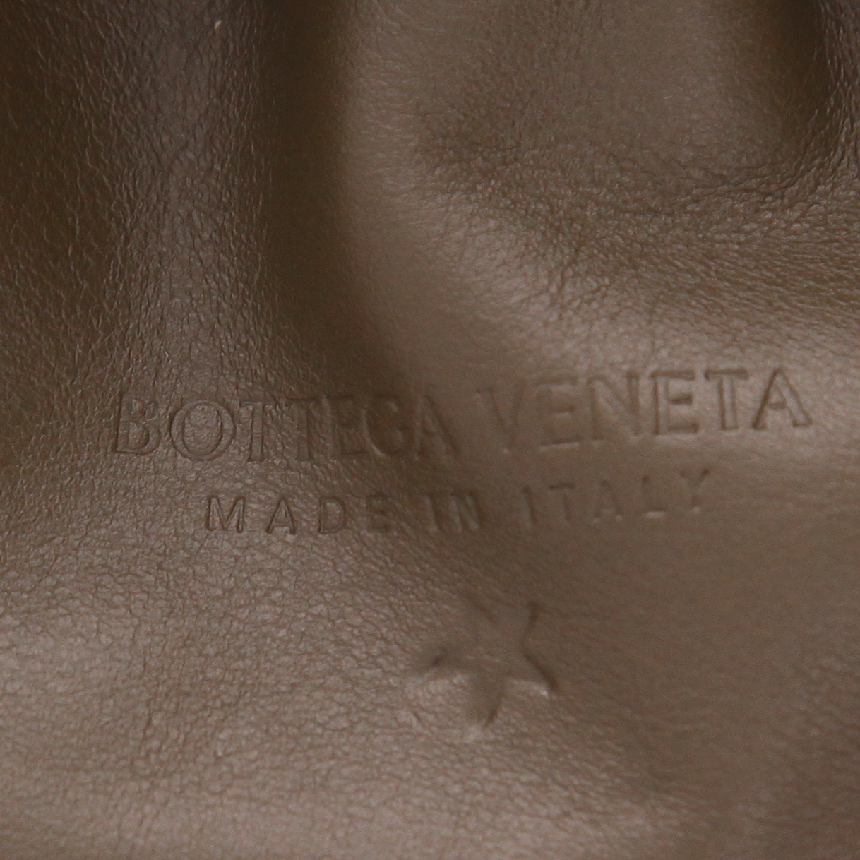 Pochette Bottega Veneta  Pouch in pelle verde kaki - Detail D2