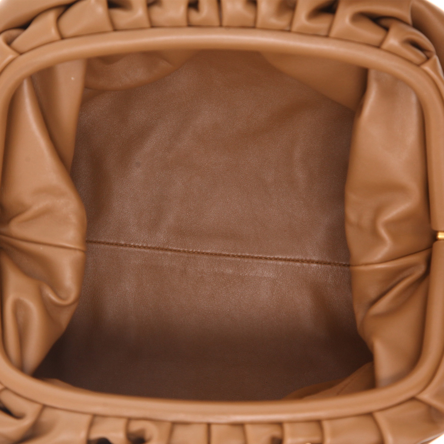 Bolsito de mano Bottega Veneta  Pouch en cuero marrón - Detail D3