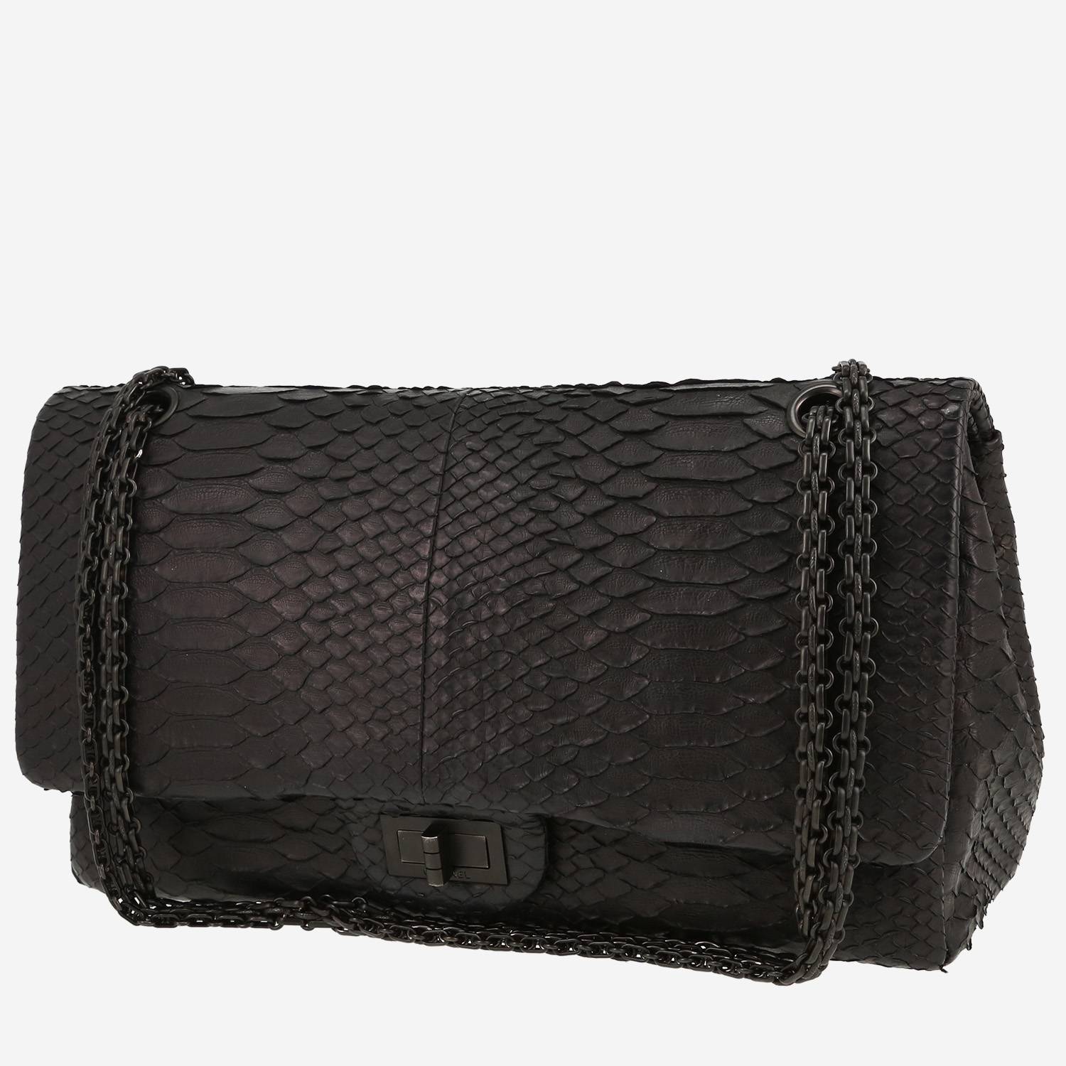 Sac bandoulière Chanel  2.55 en python noir