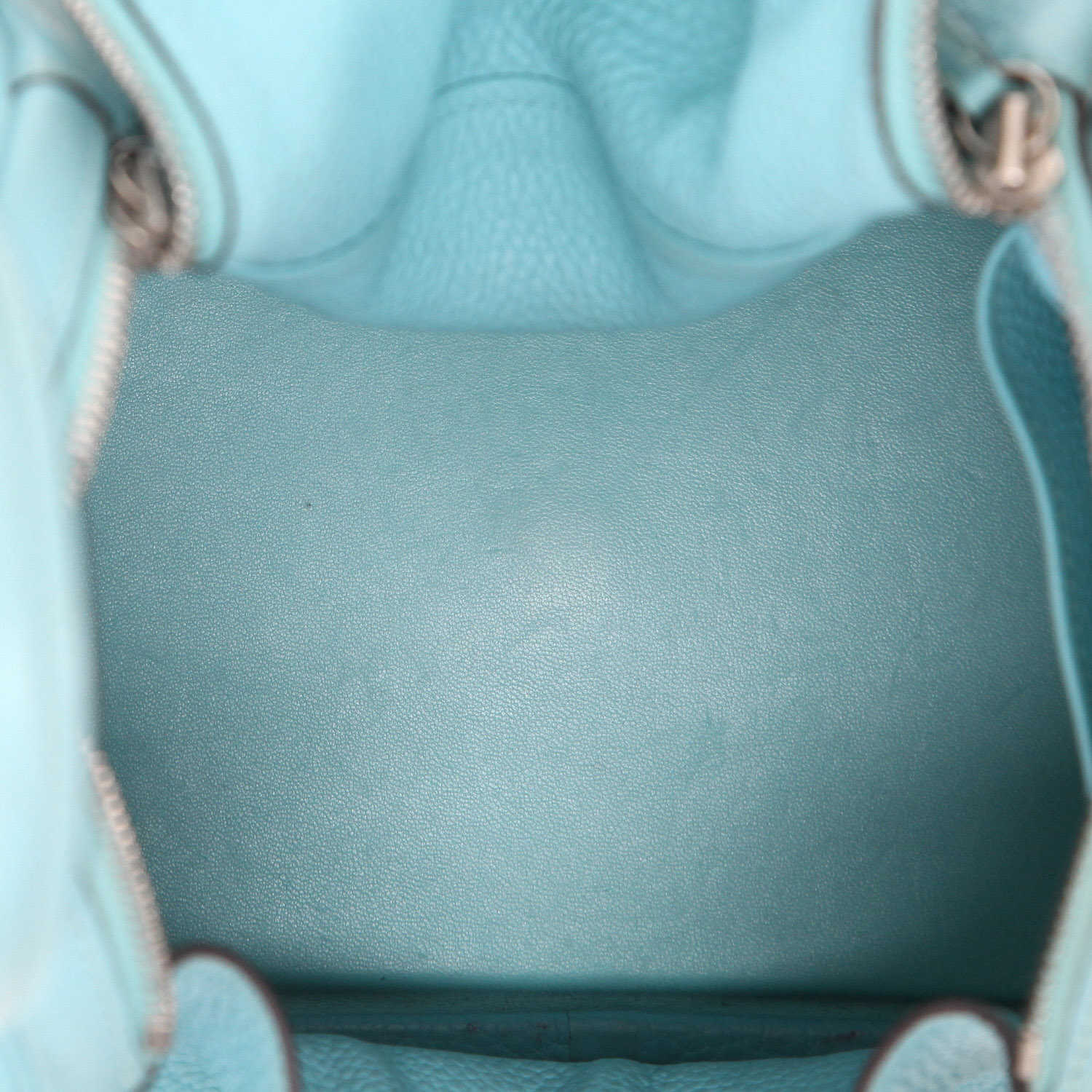 Hermès  Lindy 30 cm handbag  in blue togo leather - Detail D3