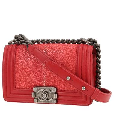 Sac bandoulière Chanel  Mini Boy en galuchat rouge et cuir rouge