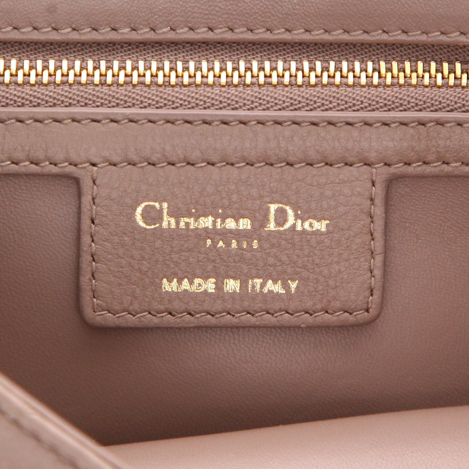 Bolso bandolera Dior  Caro en cuero cannage beige - Detail D2