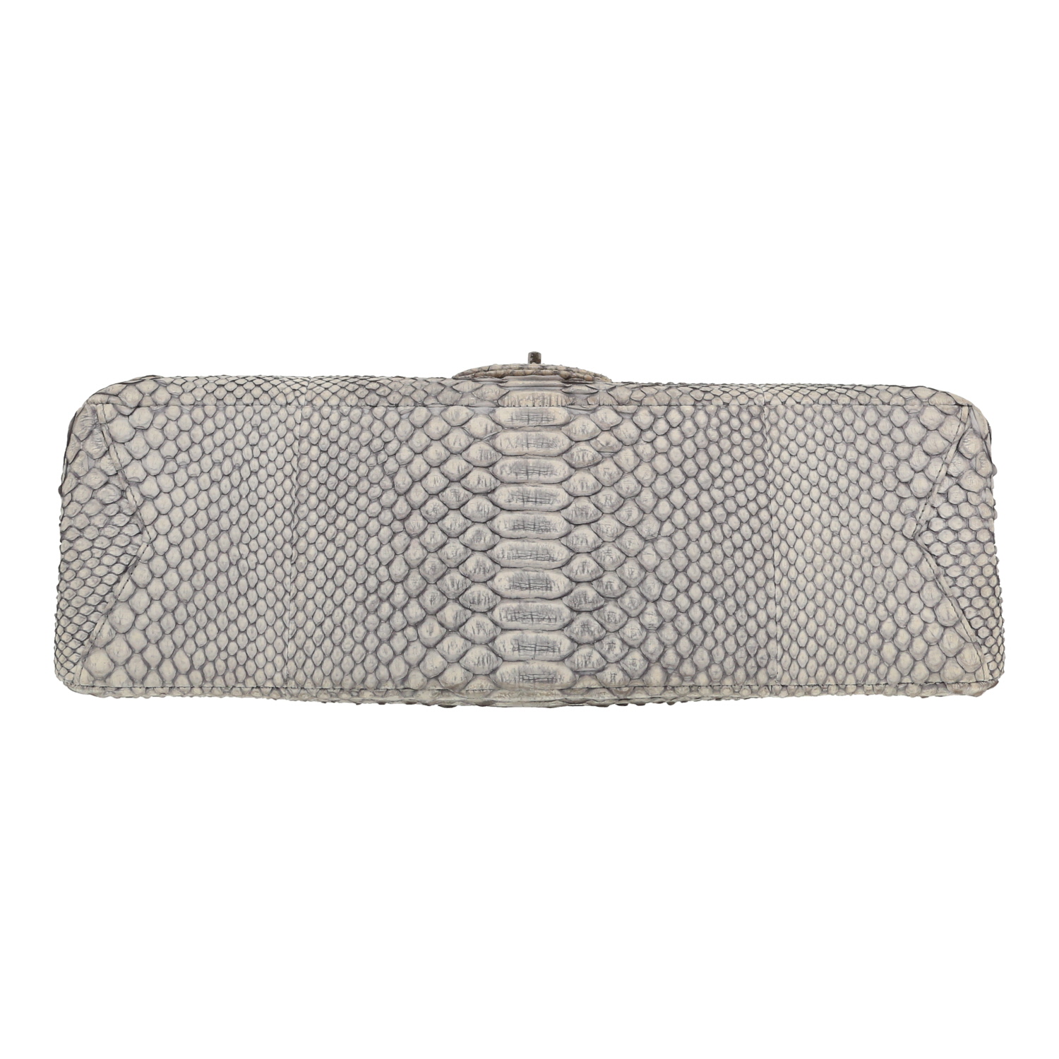 Bolso bandolera Chanel  2.55 modelo grande  en piel de pitón gris - Detail D1