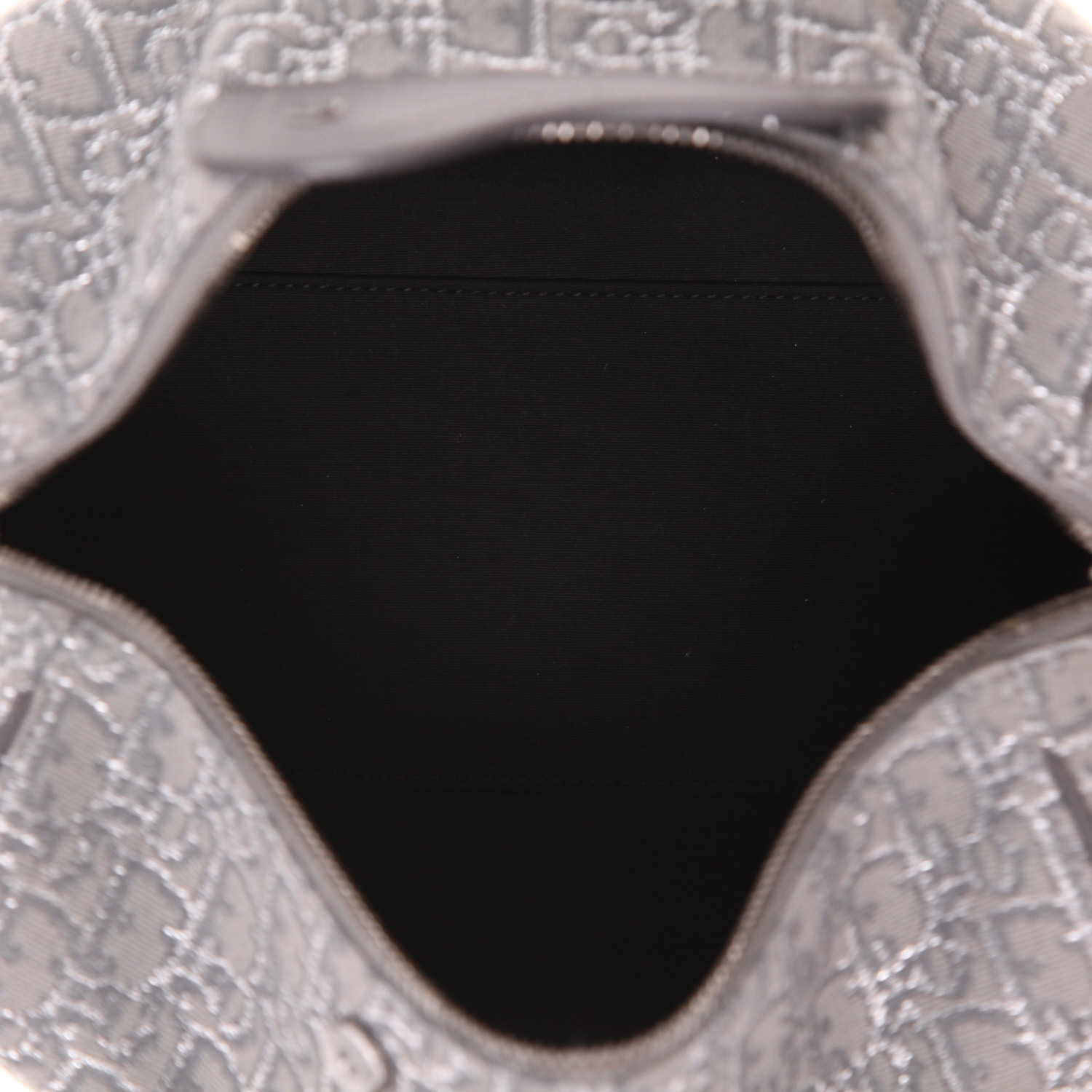 Sac bandoulière Dior  Lingot 26 en toile monogram Oblique grise et cuir gris - Detail D3