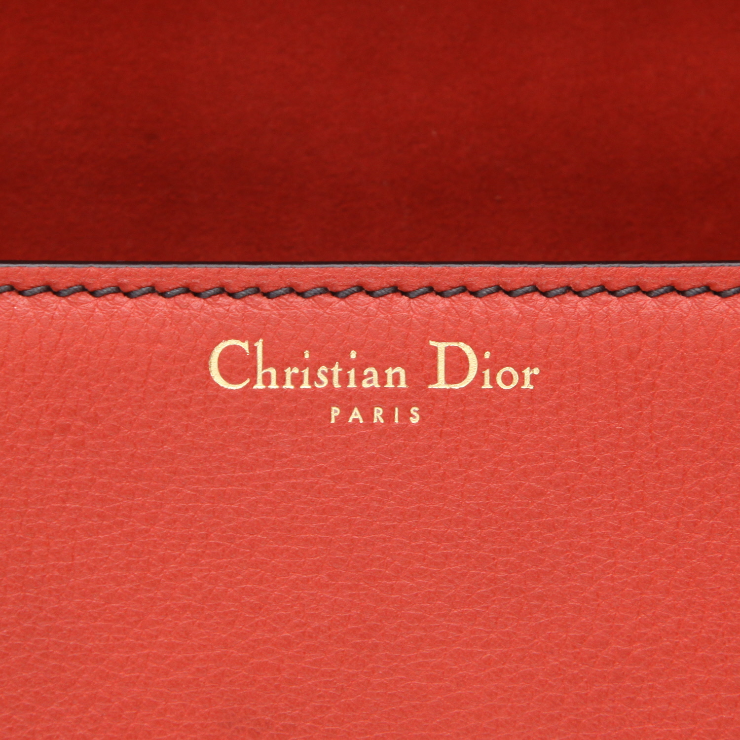 Bolso bandolera Dior  Dioraddict en cuero rojo - Detail D2