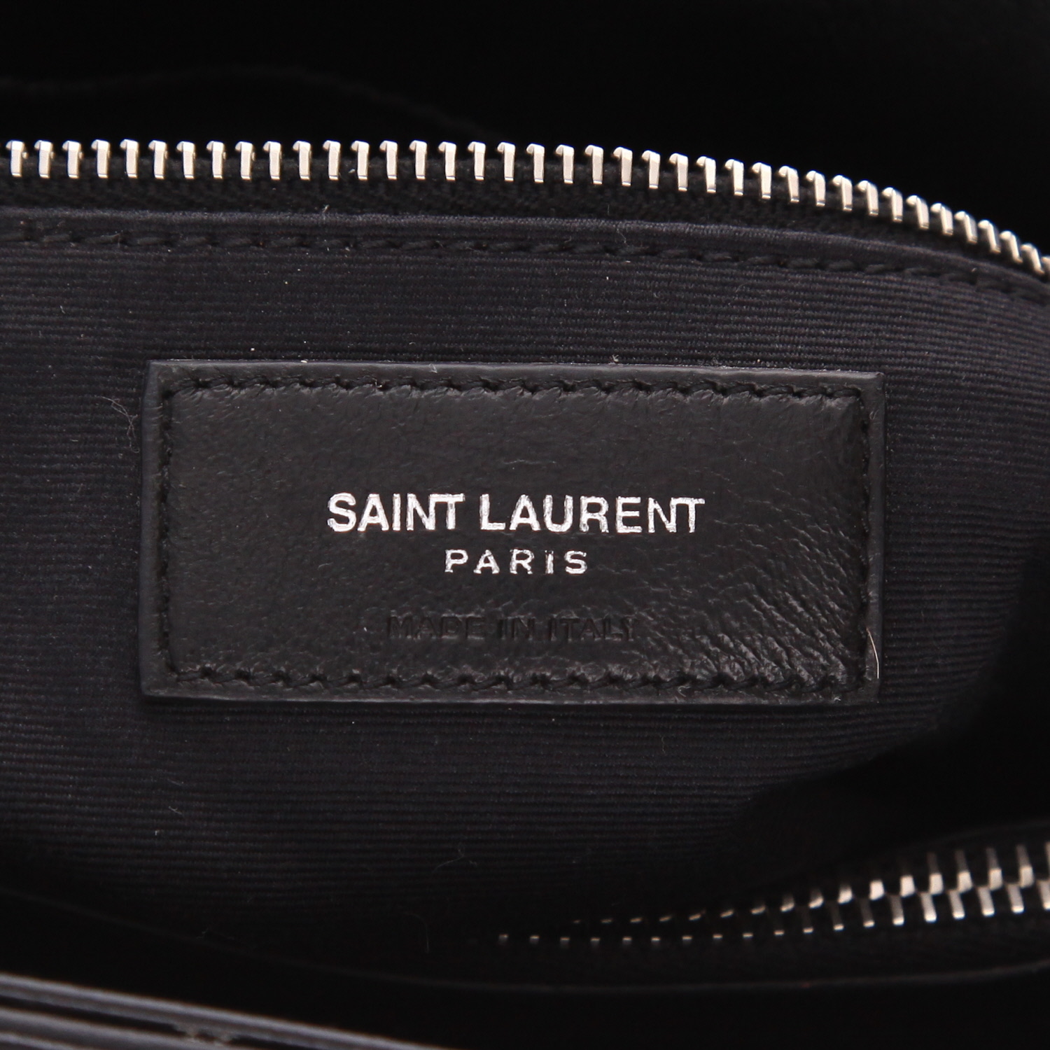 Saint Laurent  Loulou handbag  in black chevron quilted leather - Detail D2