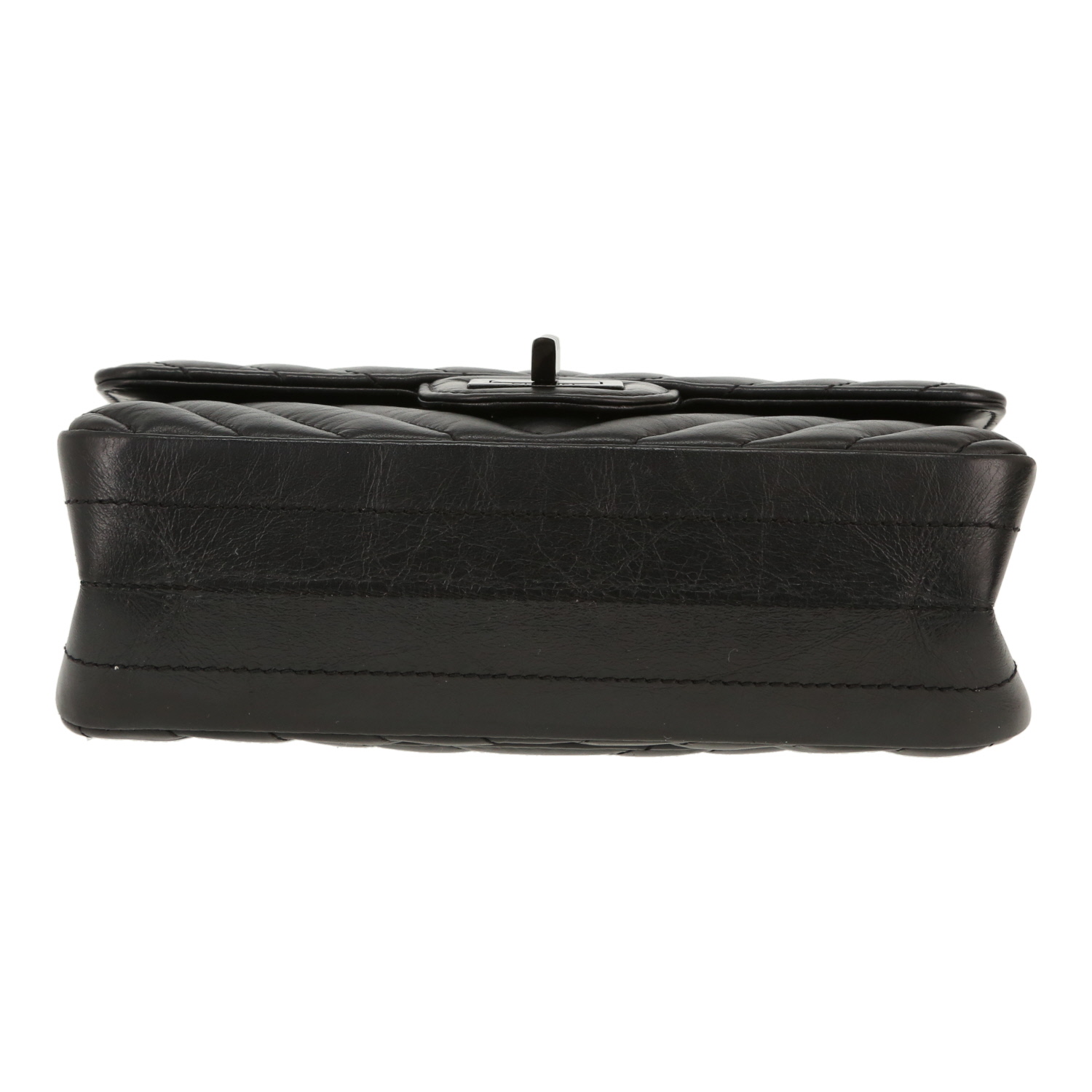 Chanel  2.55 small model  shoulder bag  in black chevron quilted leather - Detail D1