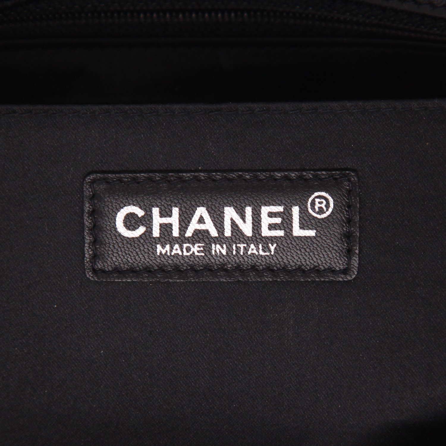 Sac bandoulière Chanel  Timeless Classic en toile noire - Detail D2