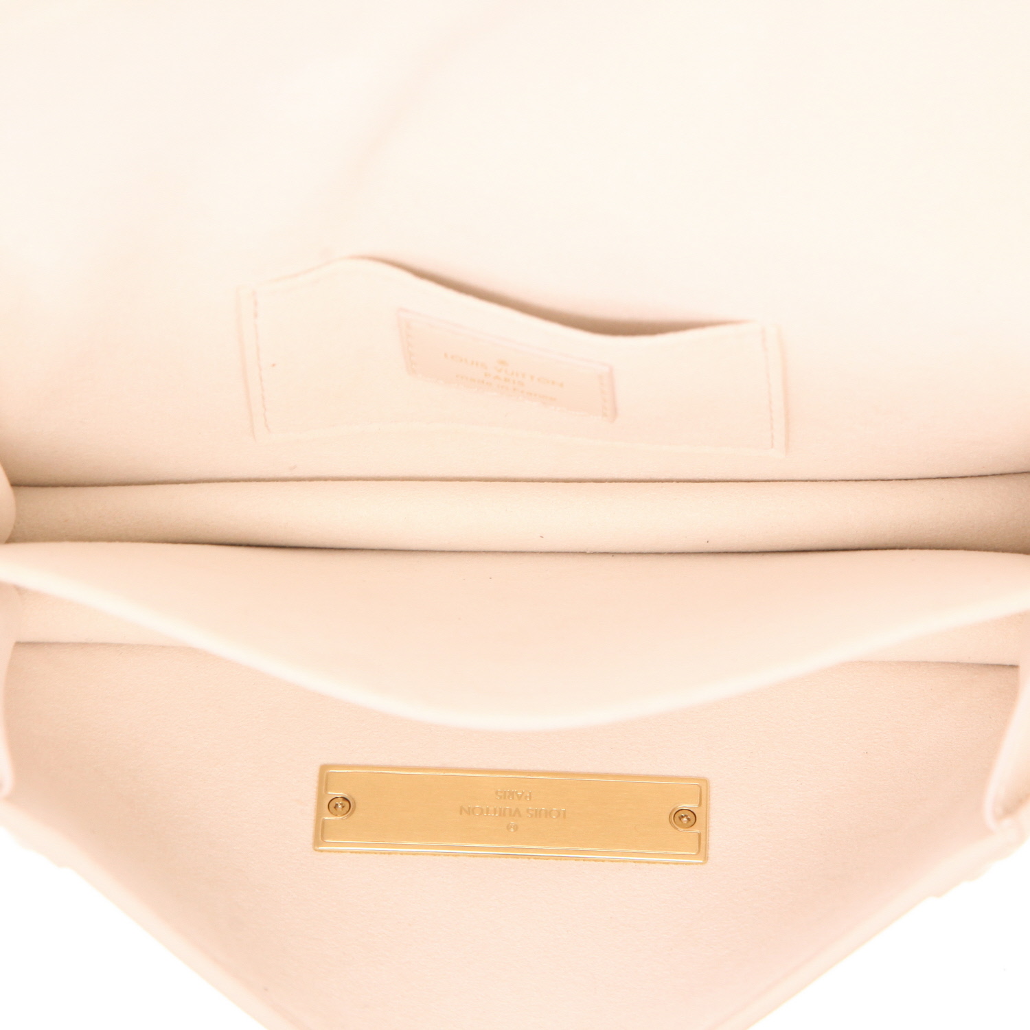 Sac bandoulière Louis Vuitton  Dauphine East West en cuir rose-poudre - Detail D3