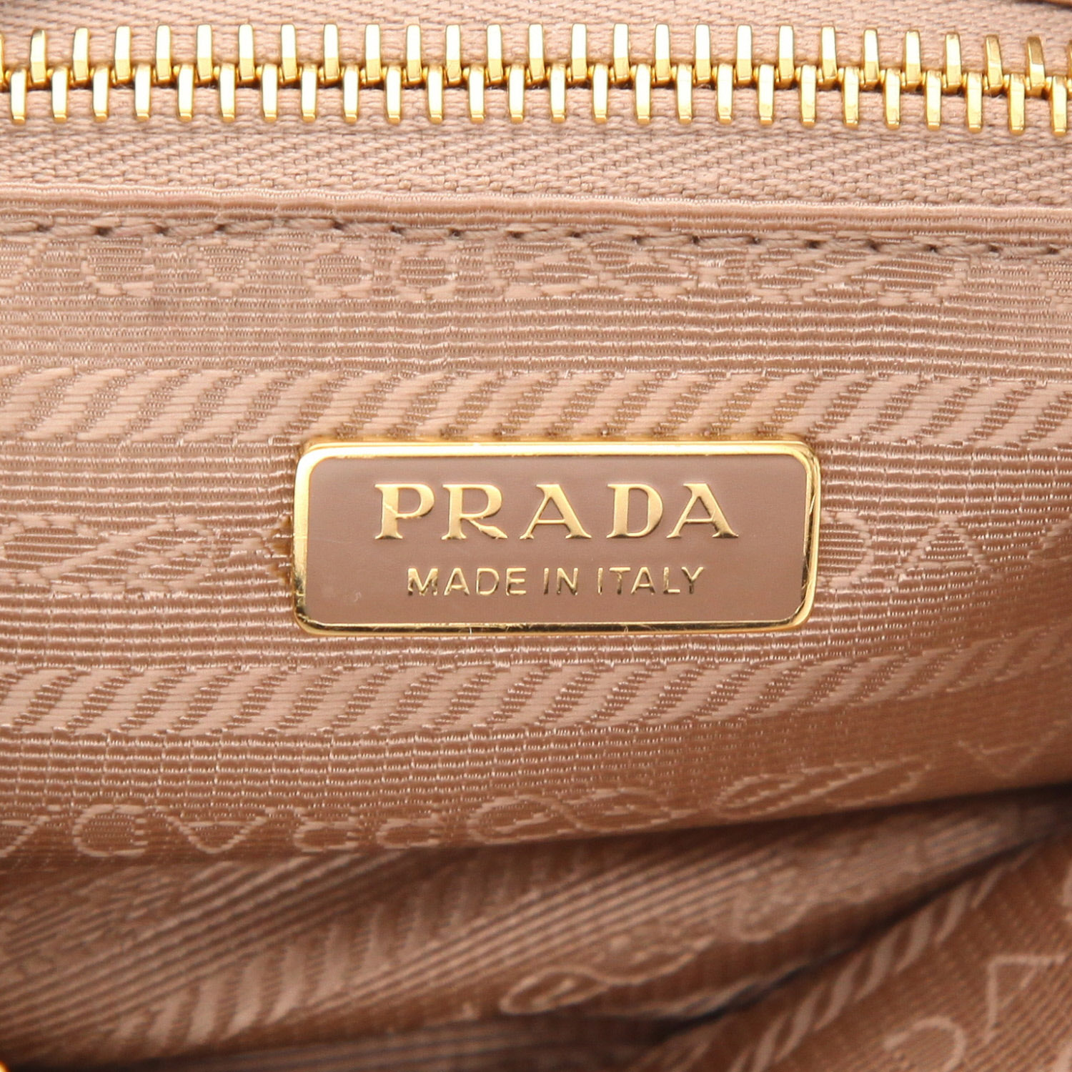 Borsa a tracolla Prada  Bonnie modello piccolo  in pelle beige - Detail D2