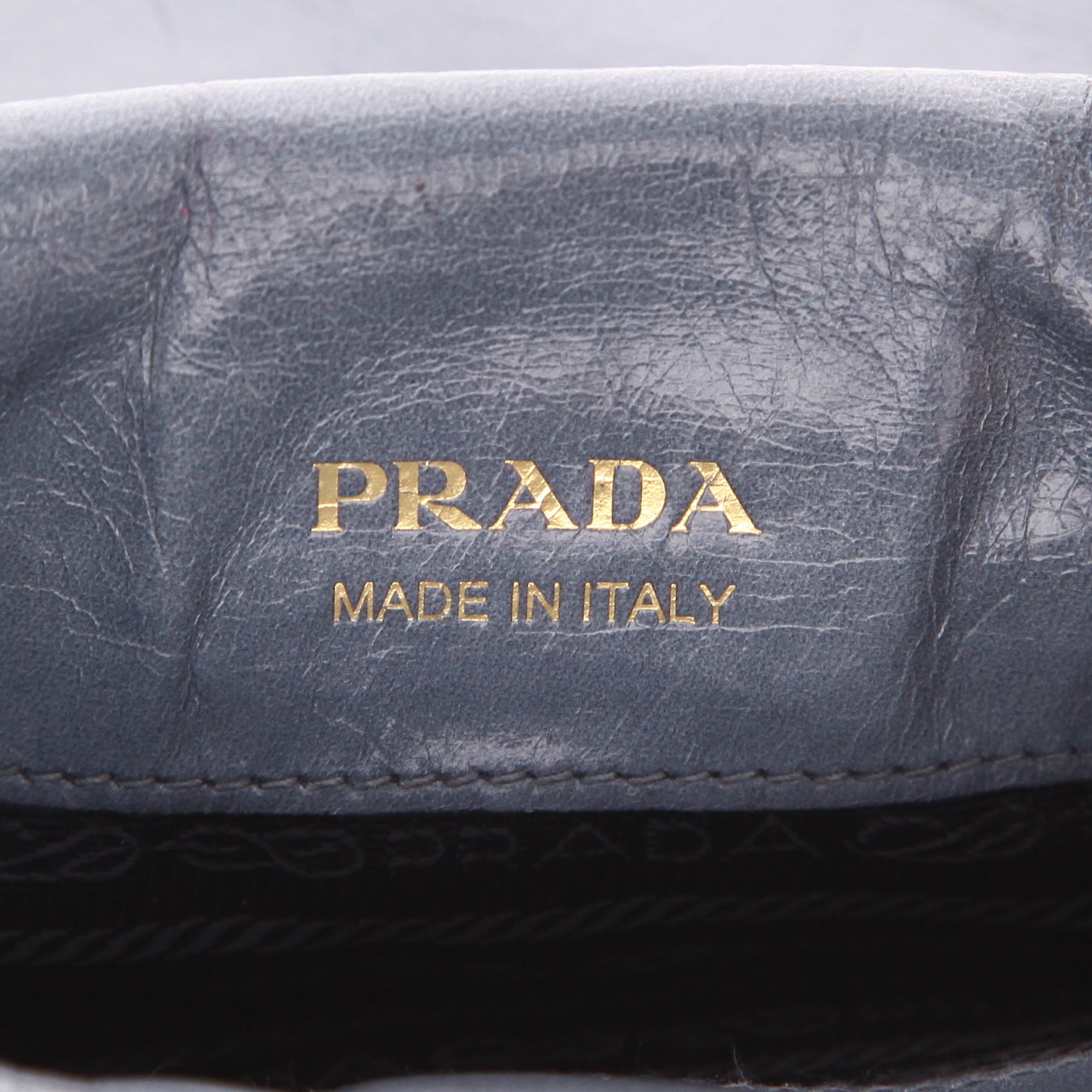 Bolso de mano Prada   en cuero azul armée de l'air - Detail D2