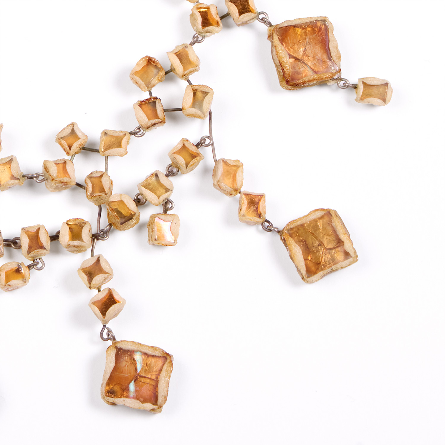 Collier - le modèle créé vers 1960 - Detail D2