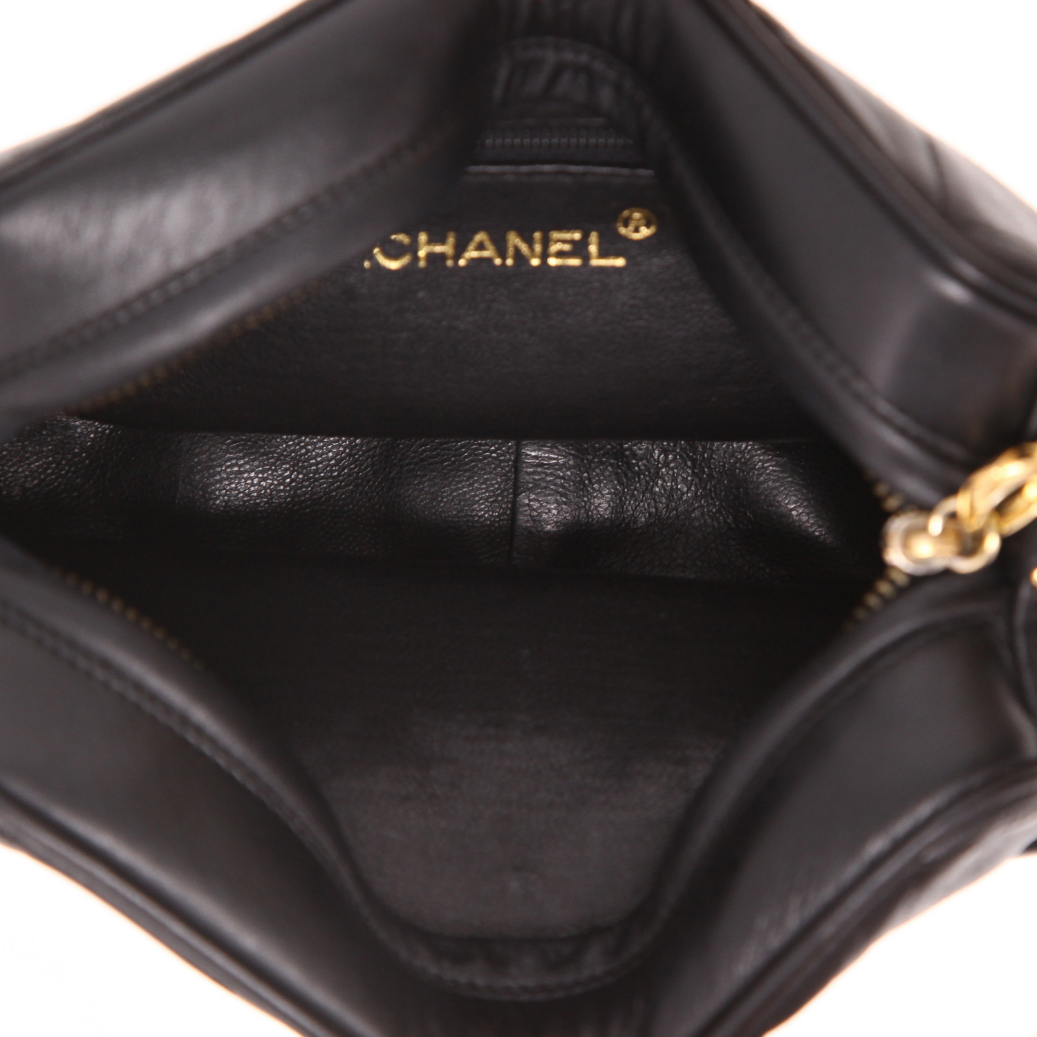 Bolso bandolera Chanel  Camera en cuero acolchado negro - Detail D3