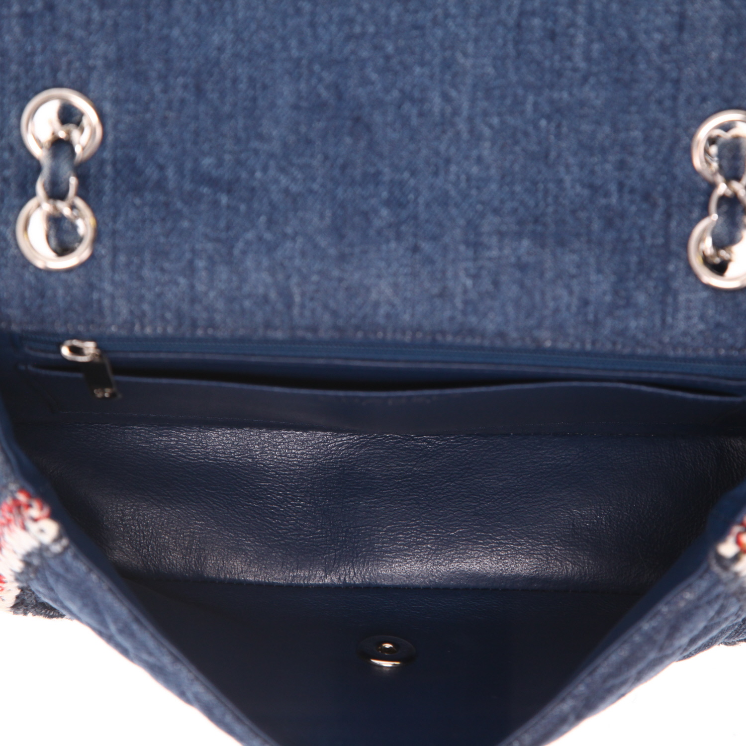 Chanel  Timeless handbag  in blue denim canvas - Detail D3
