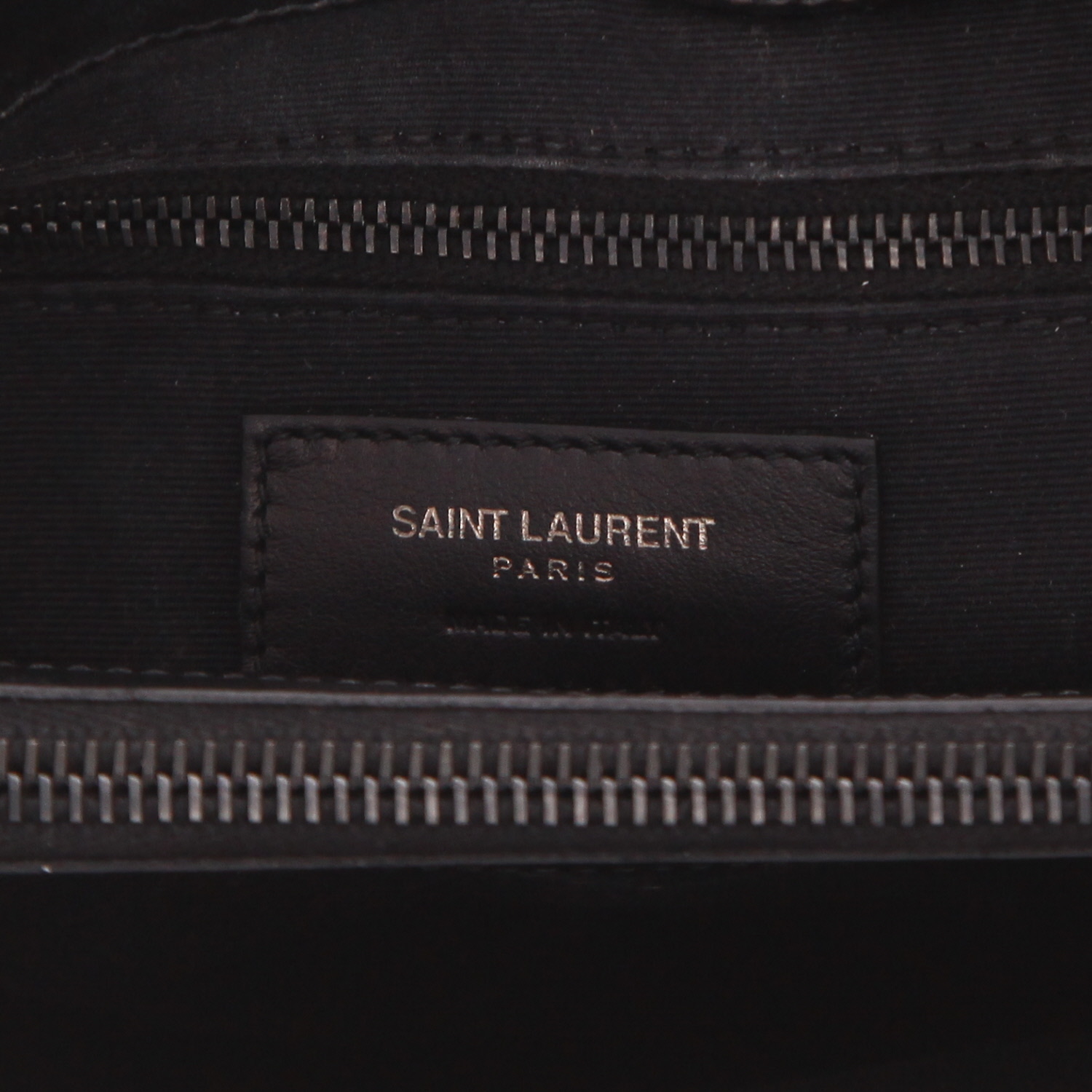 Sac bandoulière Saint Laurent  Loulou en cuir matelassé chevrons noir - Detail D2
