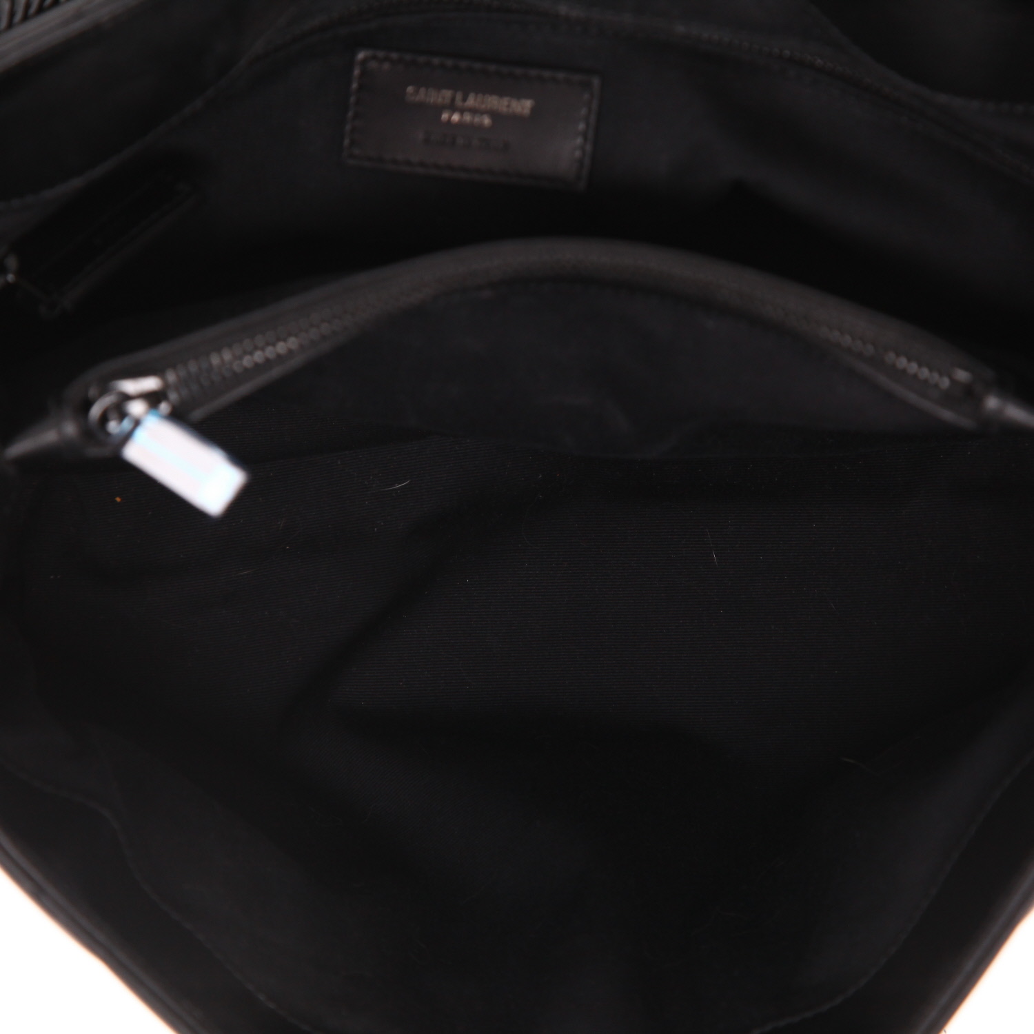 Sac bandoulière Saint Laurent  Loulou en cuir matelassé chevrons noir - Detail D3