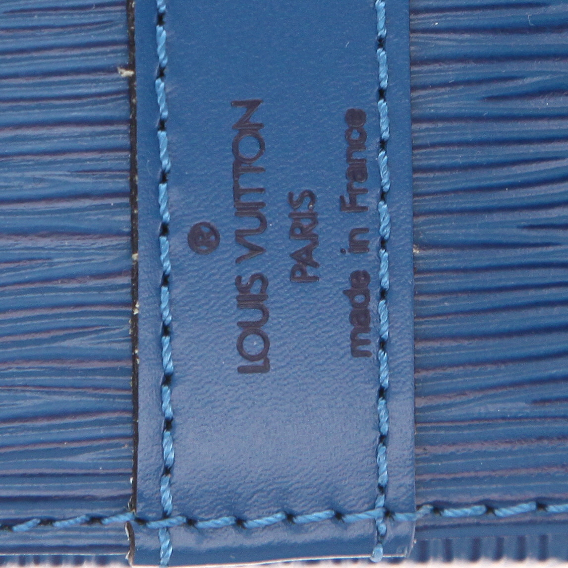 Louis Vuitton  Noé handbag  in blue epi leather - Detail D2