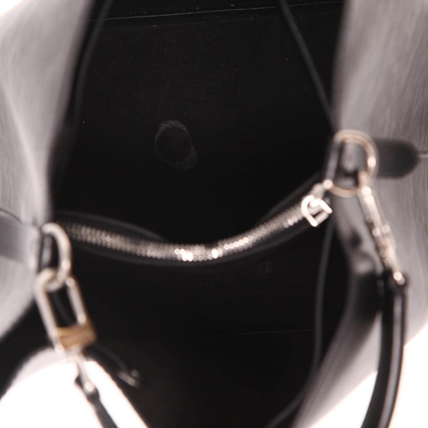 Sac à main Louis Vuitton  NéoNoé en cuir épi noir - Detail D3