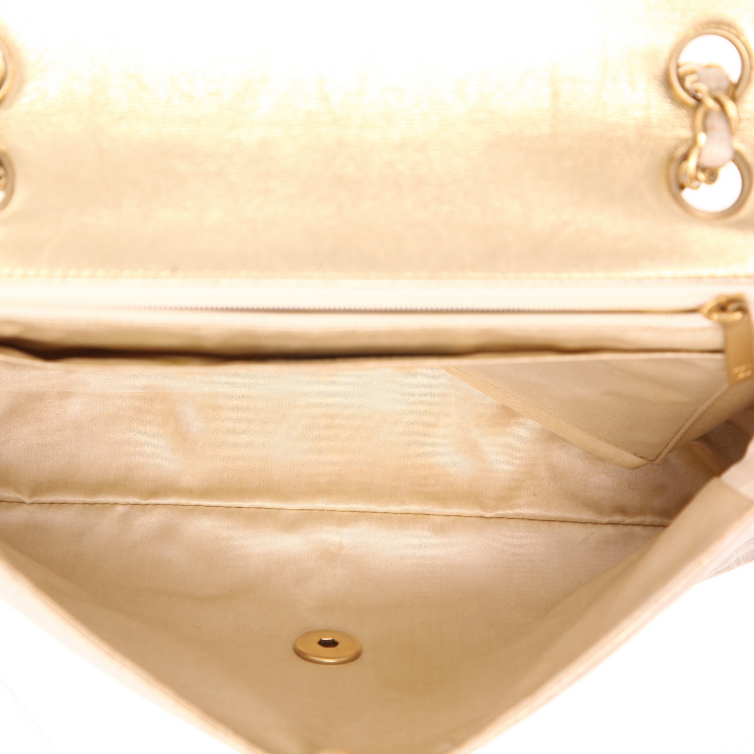 Sac à main Chanel  Timeless en toile beige irisé - Detail D3