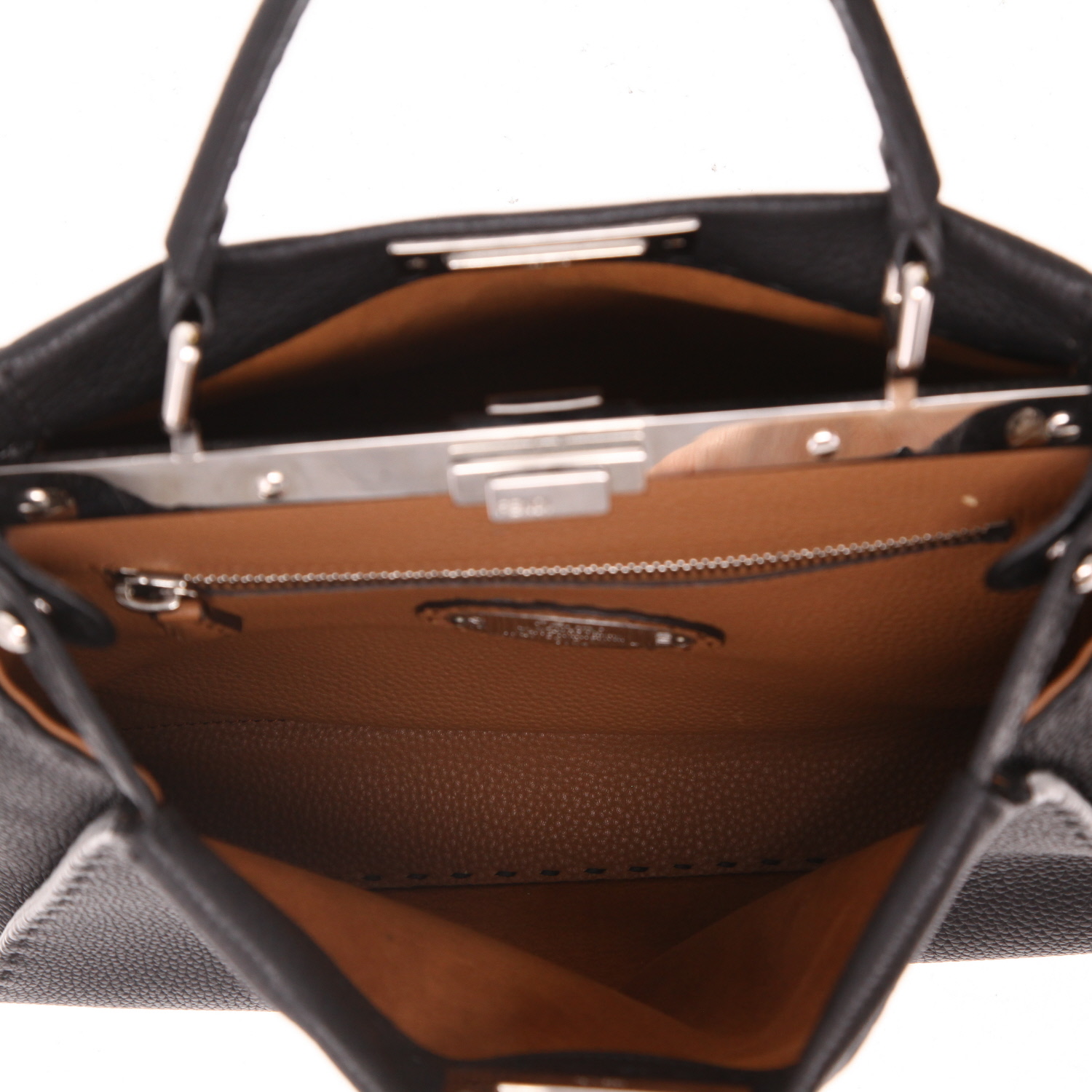 Bolso de mano Fendi  Peekaboo modelo mediano  en cuero granulado negro - Detail D3