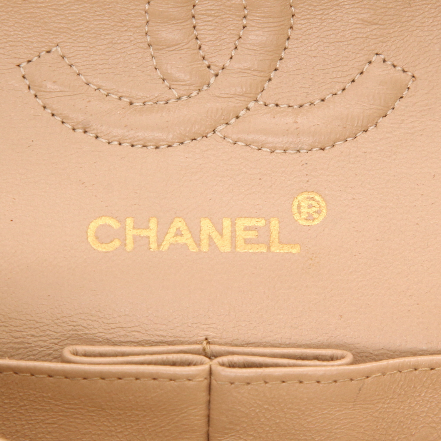 Chanel  Timeless Petit handbag  in beige quilted leather - Detail D2