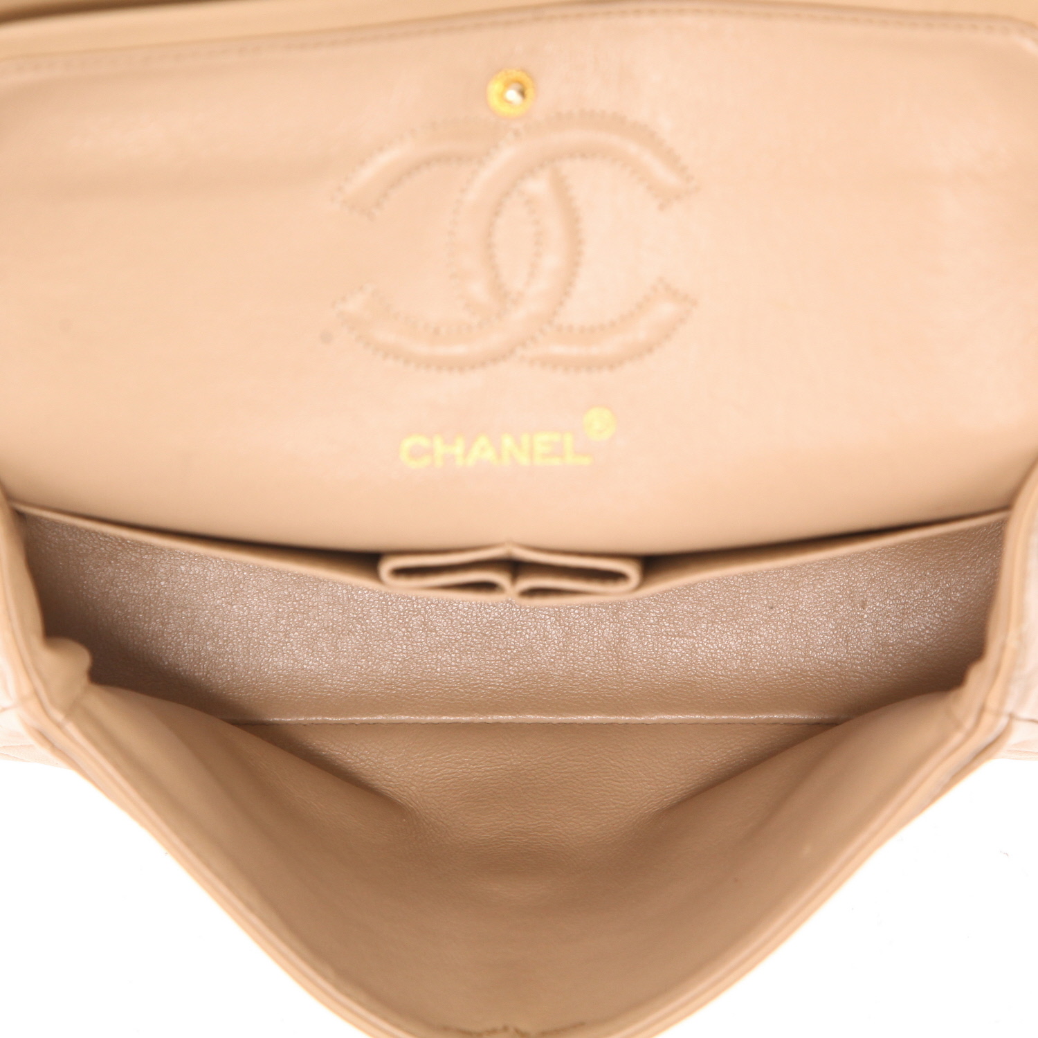 Chanel  Timeless Petit handbag  in beige quilted leather - Detail D3