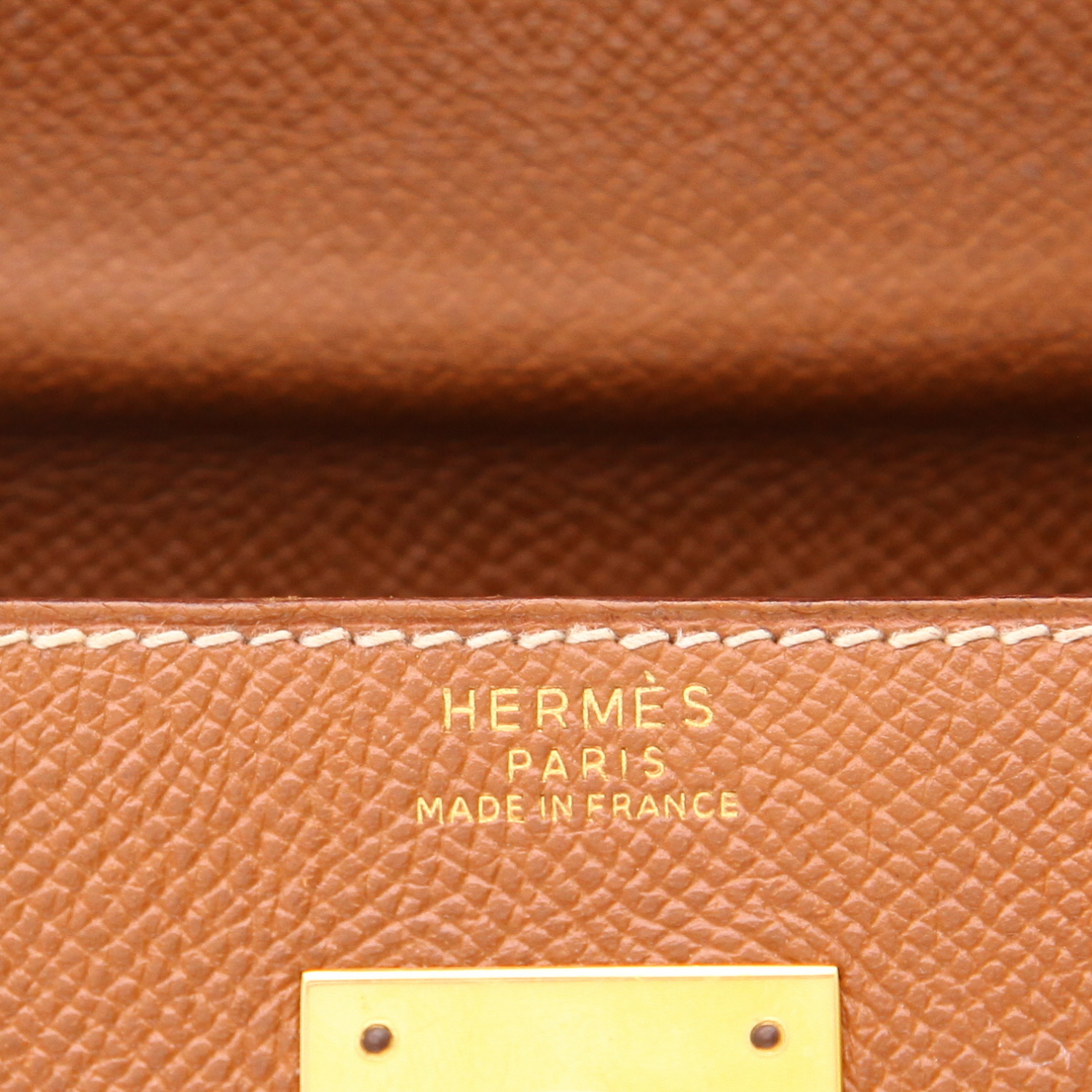 Hermès Kelly 32 cm handbag in Courchevel Gold leather - Detail D2